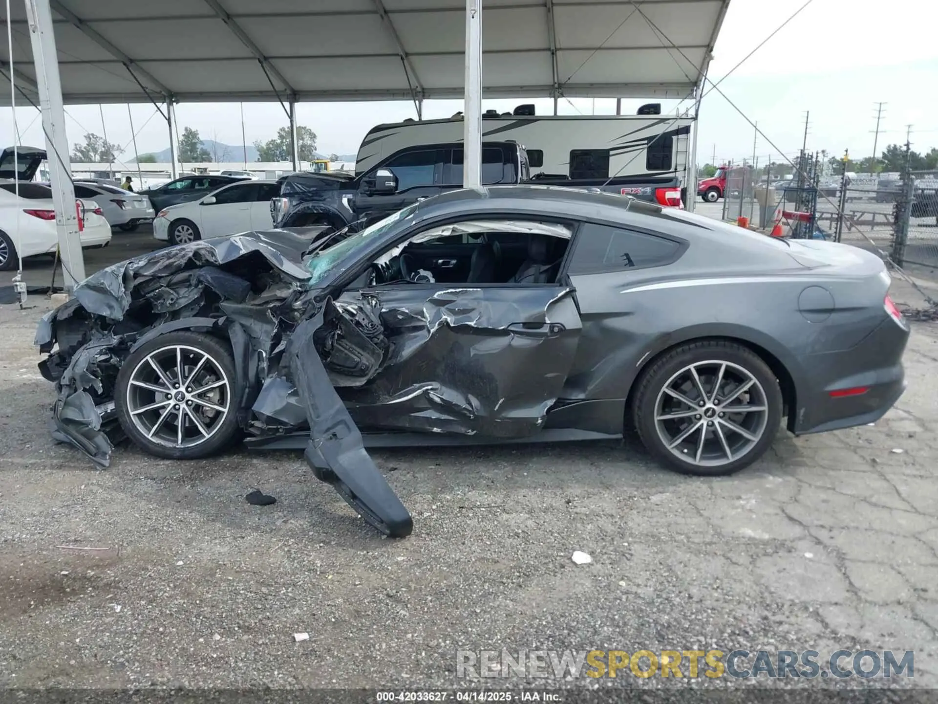 13 fotografías del automóvil dañado 1FA6P8TH2K5119105 FORD MUSTANG 2019