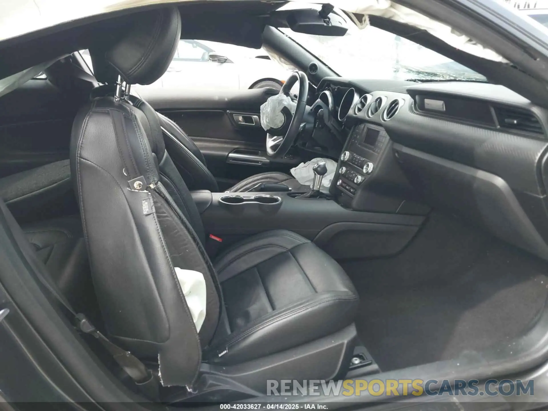 5 fotografías del automóvil dañado 1FA6P8TH2K5119105 FORD MUSTANG 2019
