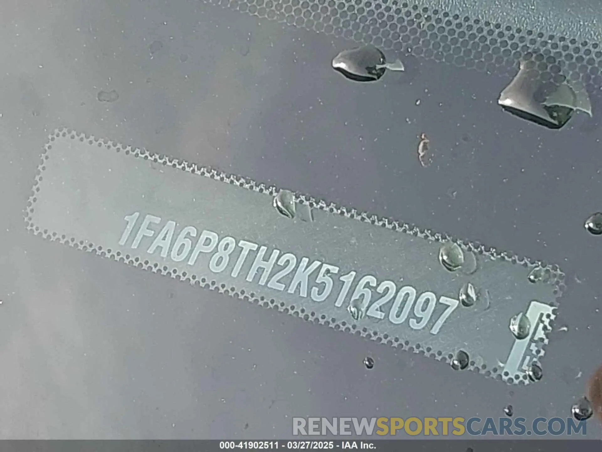 17 fotografías del automóvil dañado 1FA6P8TH2K5162097 FORD MUSTANG 2019