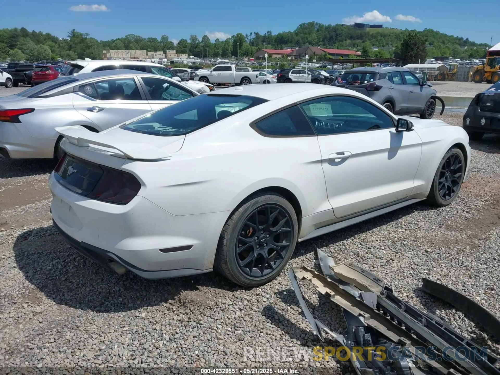 4 fotografías del automóvil dañado 1FA6P8TH3K5105908 FORD MUSTANG 2019