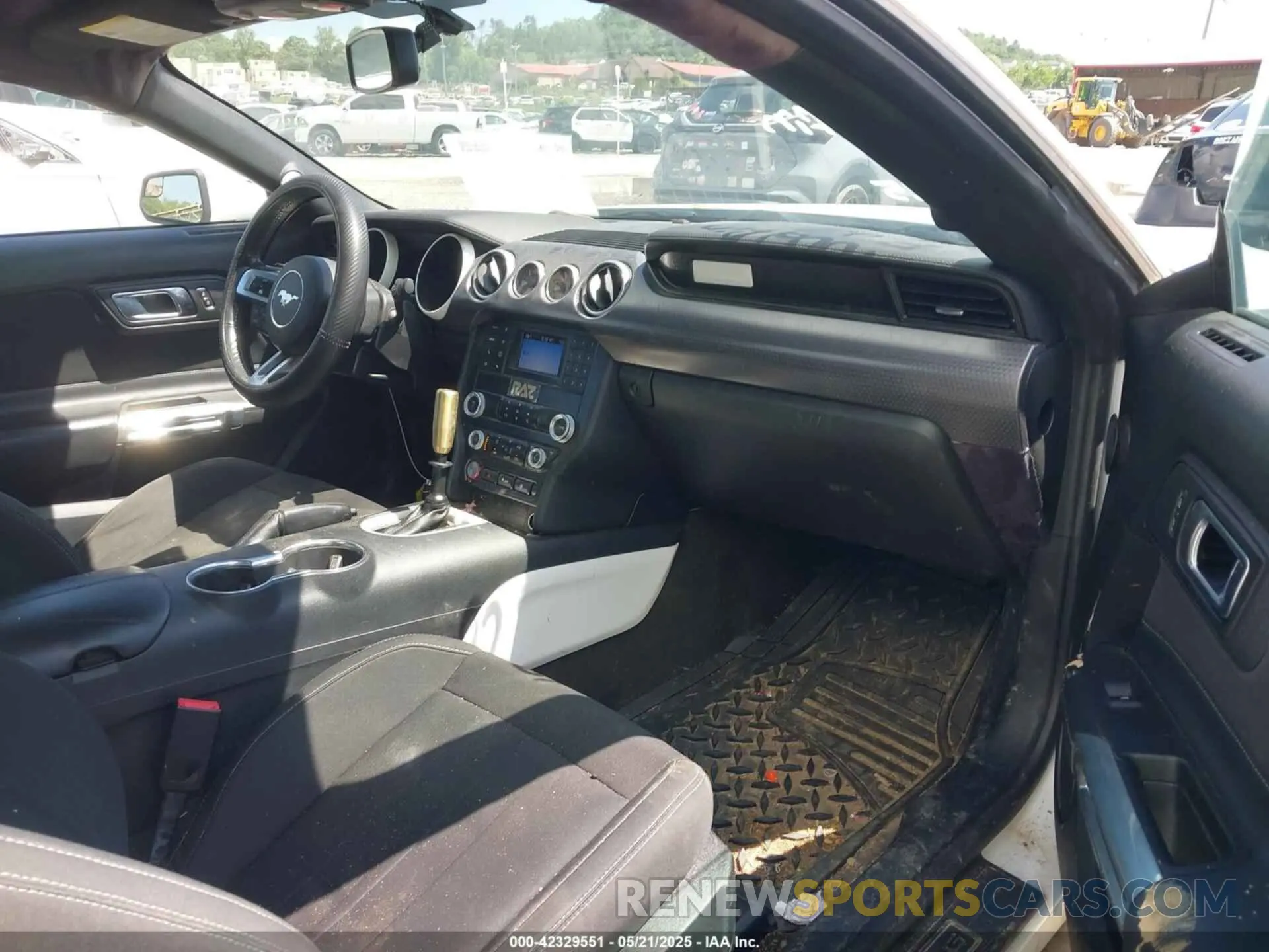 5 fotografías del automóvil dañado 1FA6P8TH3K5105908 FORD MUSTANG 2019