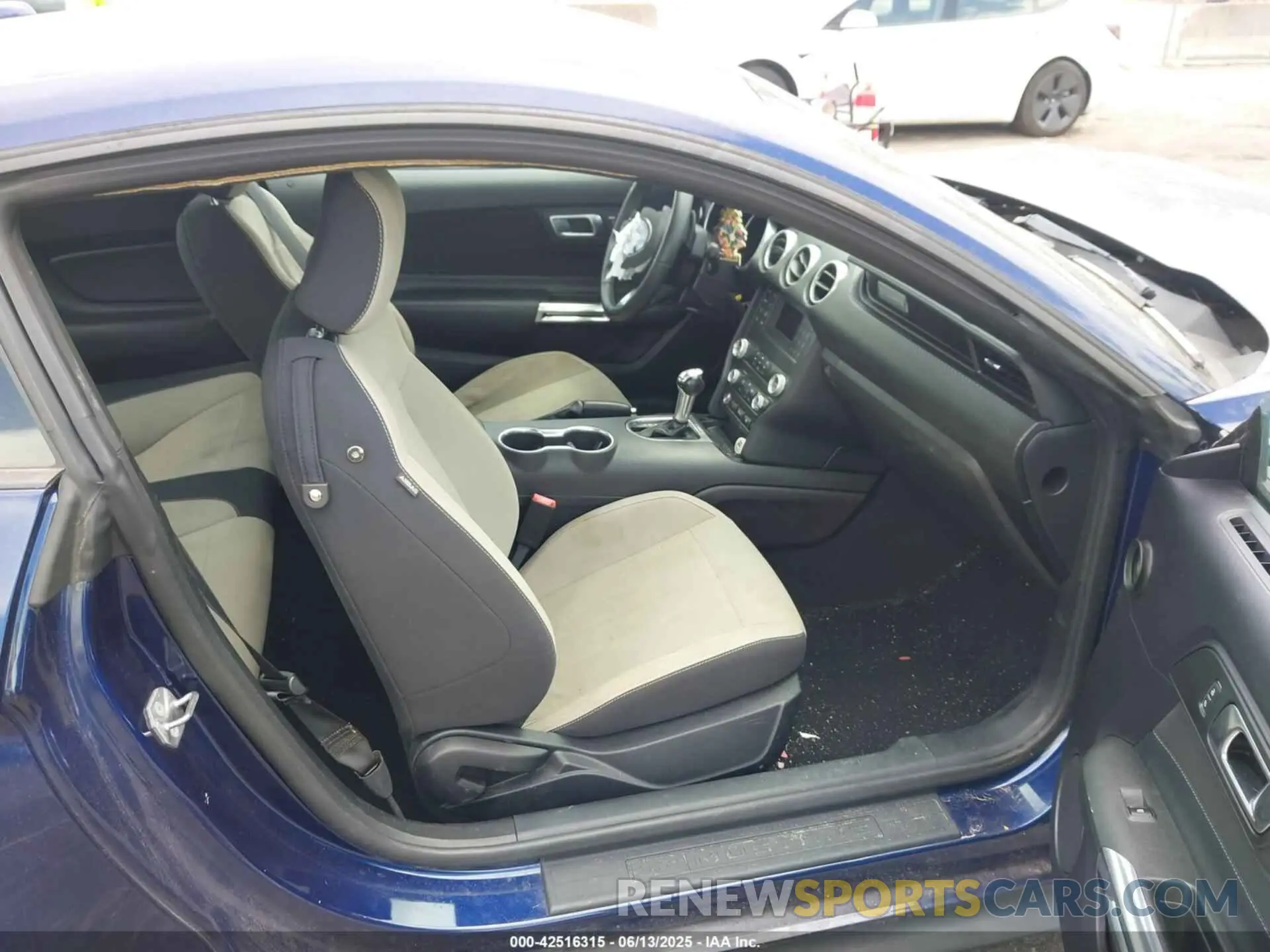 5 fotografías del automóvil dañado 1FA6P8TH3K5174131 FORD MUSTANG 2019