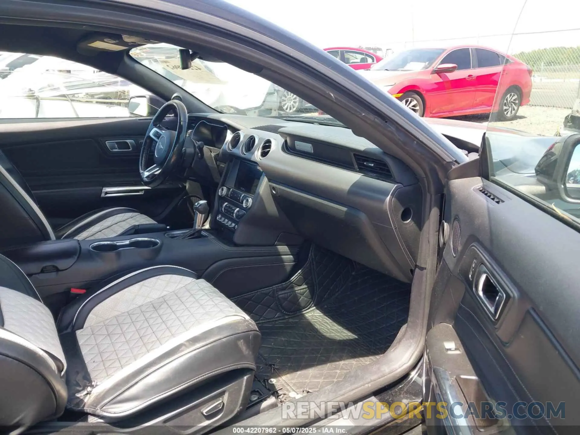 5 fotografías del automóvil dañado 1FA6P8TH4K5159573 FORD MUSTANG 2019