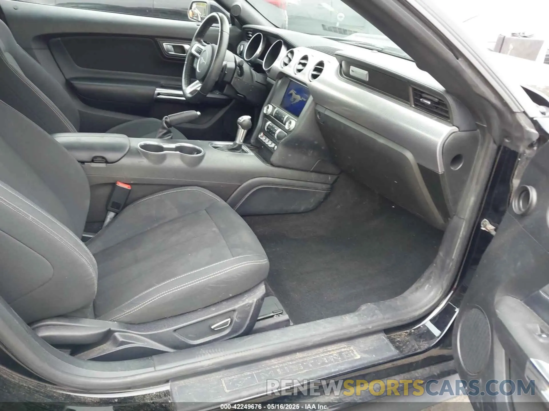 5 fotografías del automóvil dañado 1FA6P8TH5K5196535 FORD MUSTANG 2019