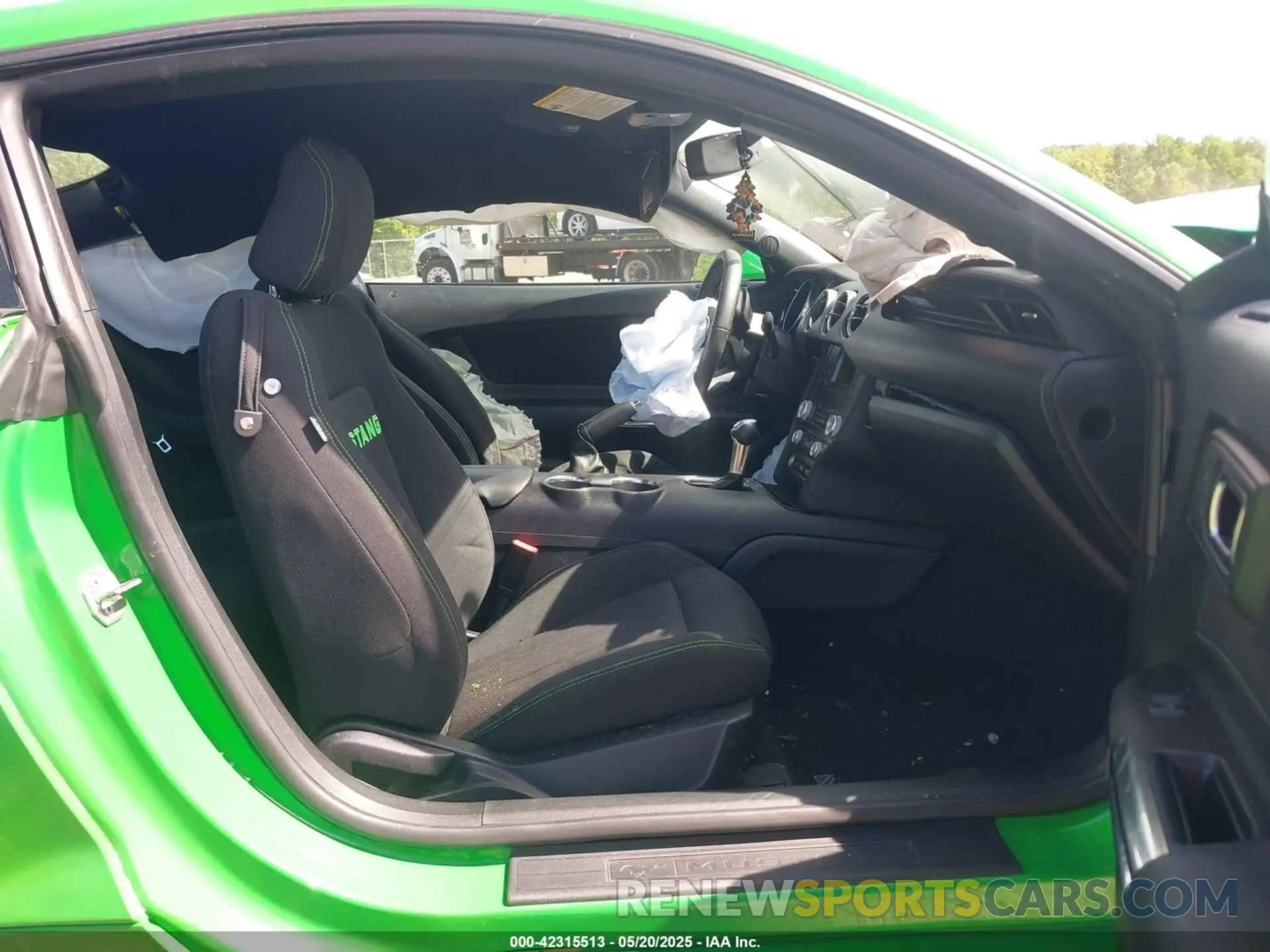 5 fotografías del automóvil dañado 1FA6P8TH6K5198844 FORD MUSTANG 2019