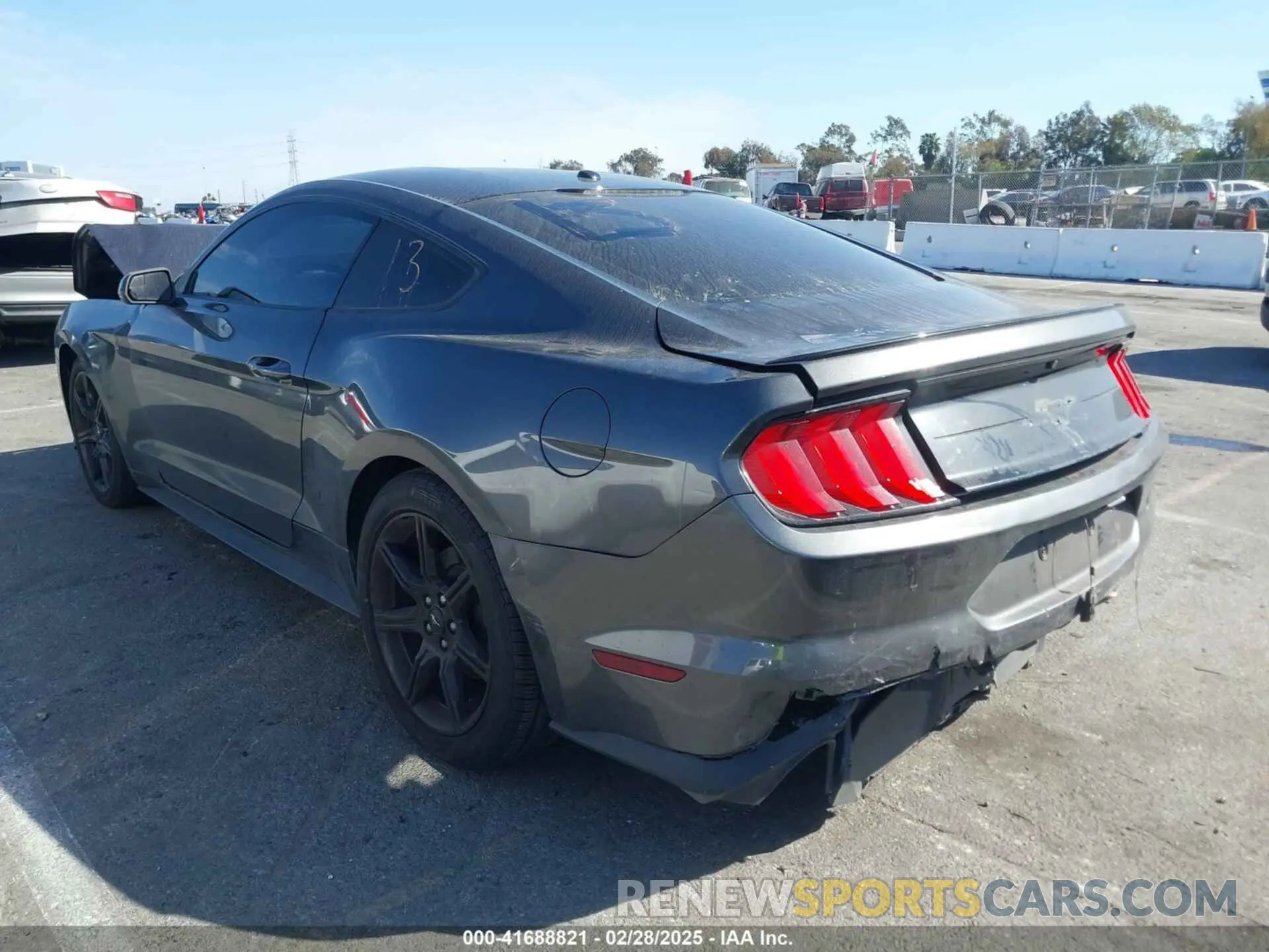 3 fotografías del automóvil dañado 1FA6P8TH8K5106195 FORD MUSTANG 2019