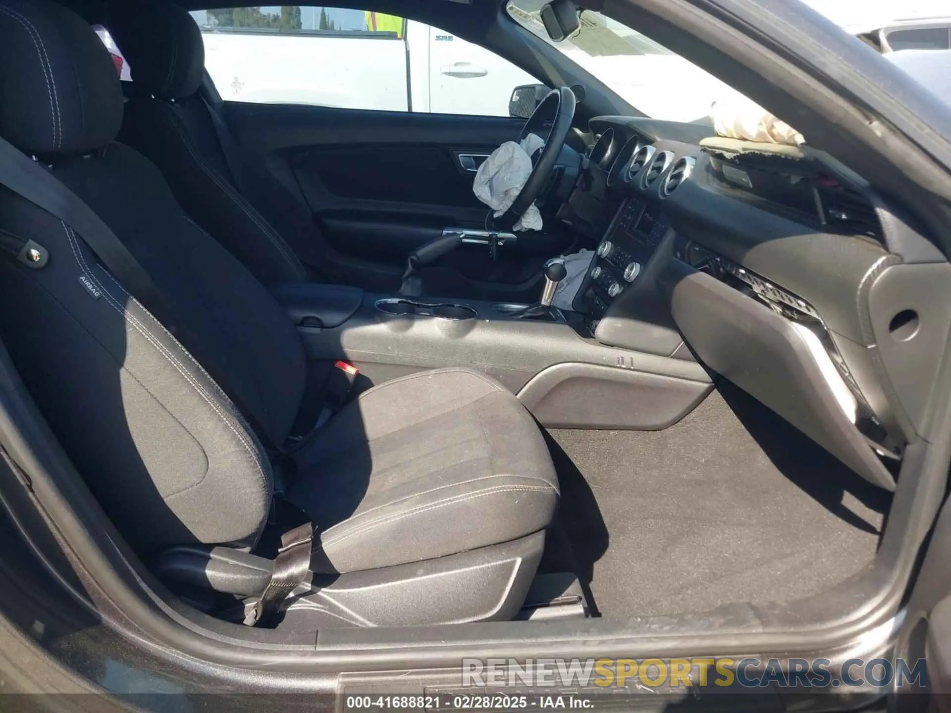 5 fotografías del automóvil dañado 1FA6P8TH8K5106195 FORD MUSTANG 2019