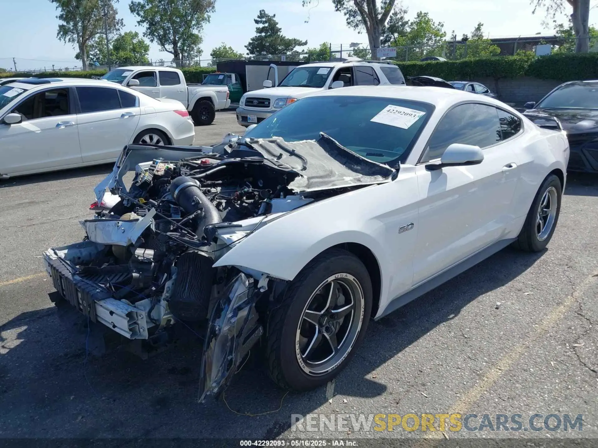2 fotografías del automóvil dañado 1FA6P8CF0L5136422 FORD MUSTANG 2020