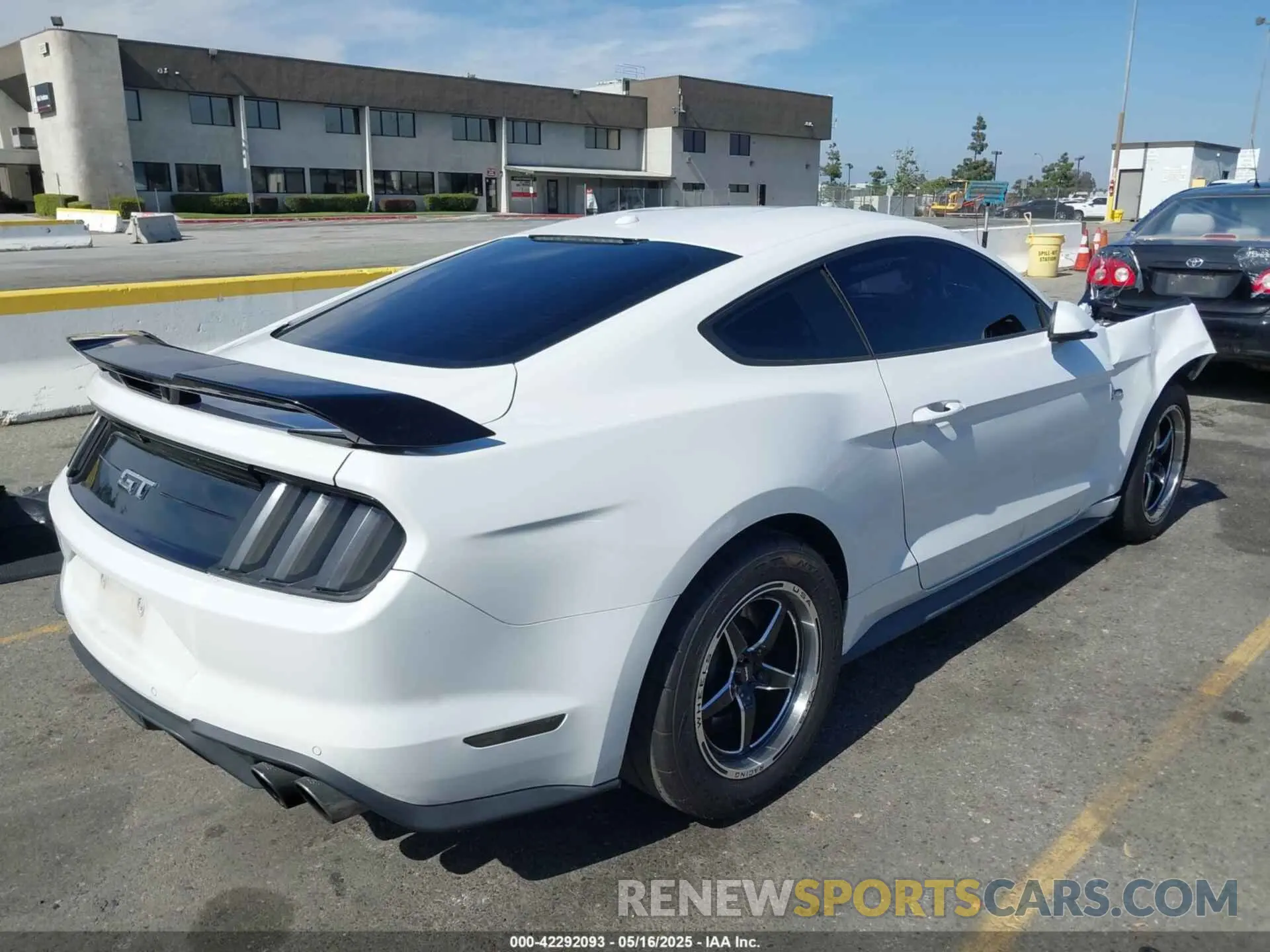 4 fotografías del automóvil dañado 1FA6P8CF0L5136422 FORD MUSTANG 2020