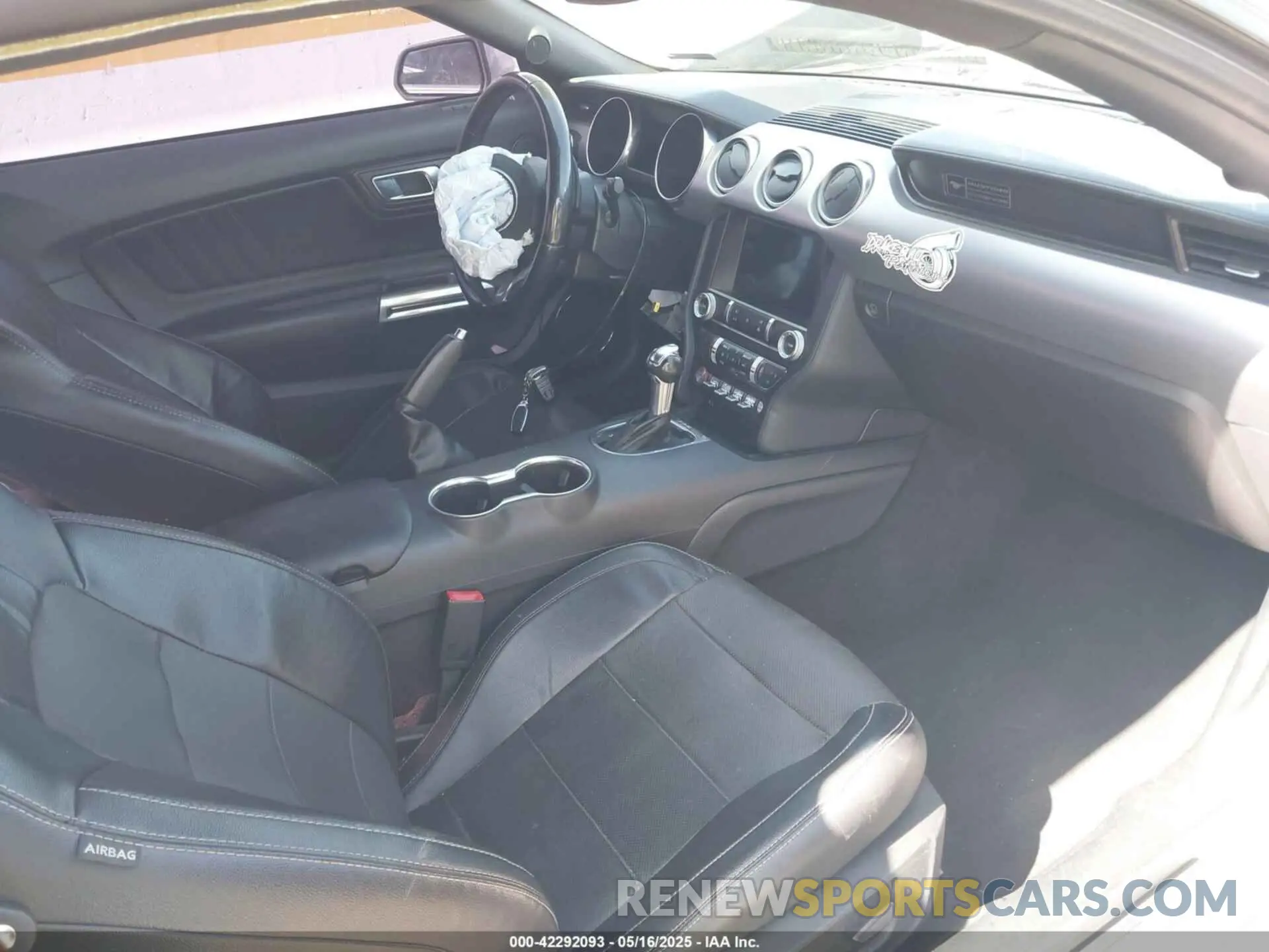 5 fotografías del automóvil dañado 1FA6P8CF0L5136422 FORD MUSTANG 2020