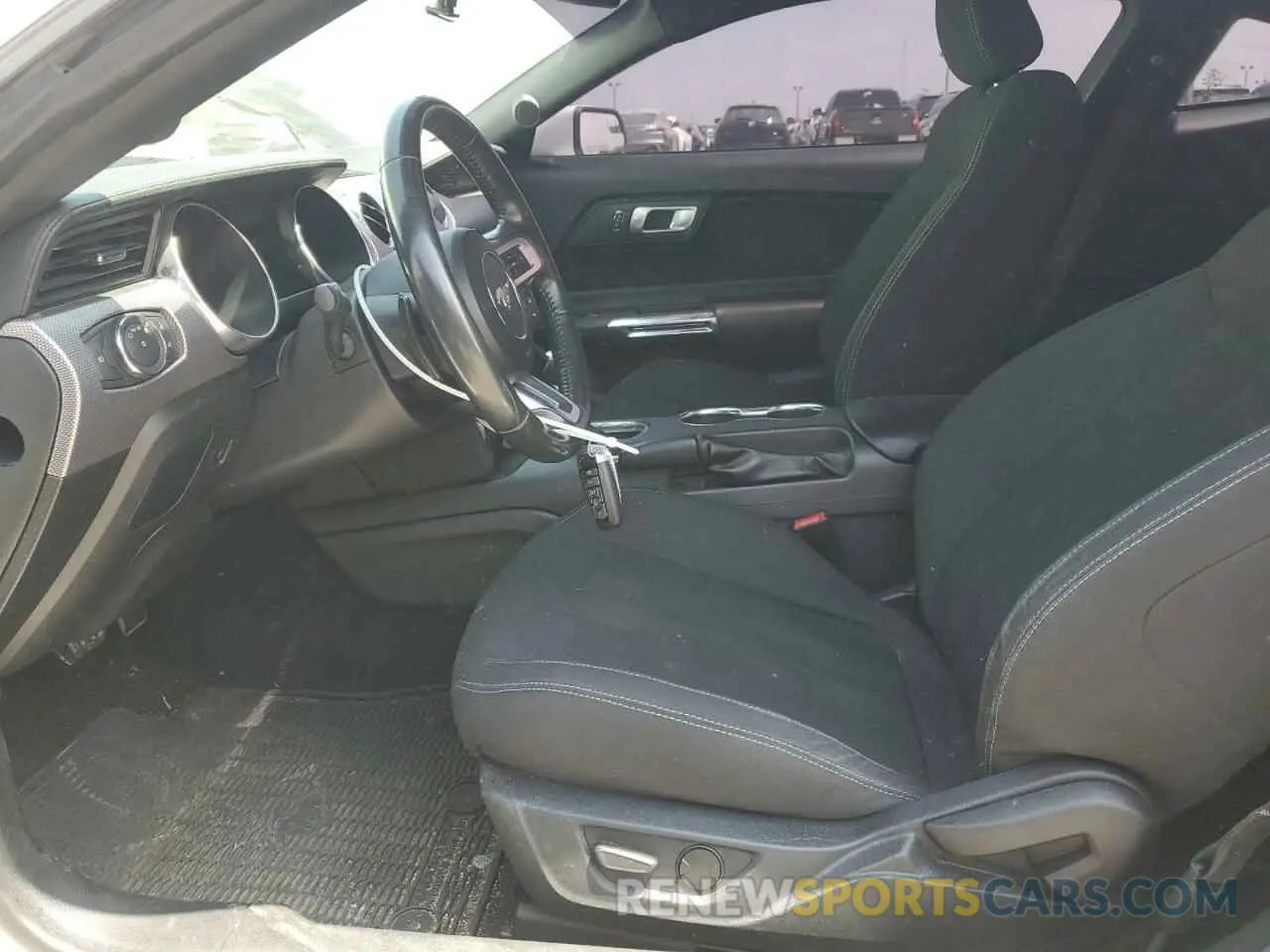 7 fotografías del automóvil dañado 1FA6P8CF6L5157906 FORD MUSTANG 2020