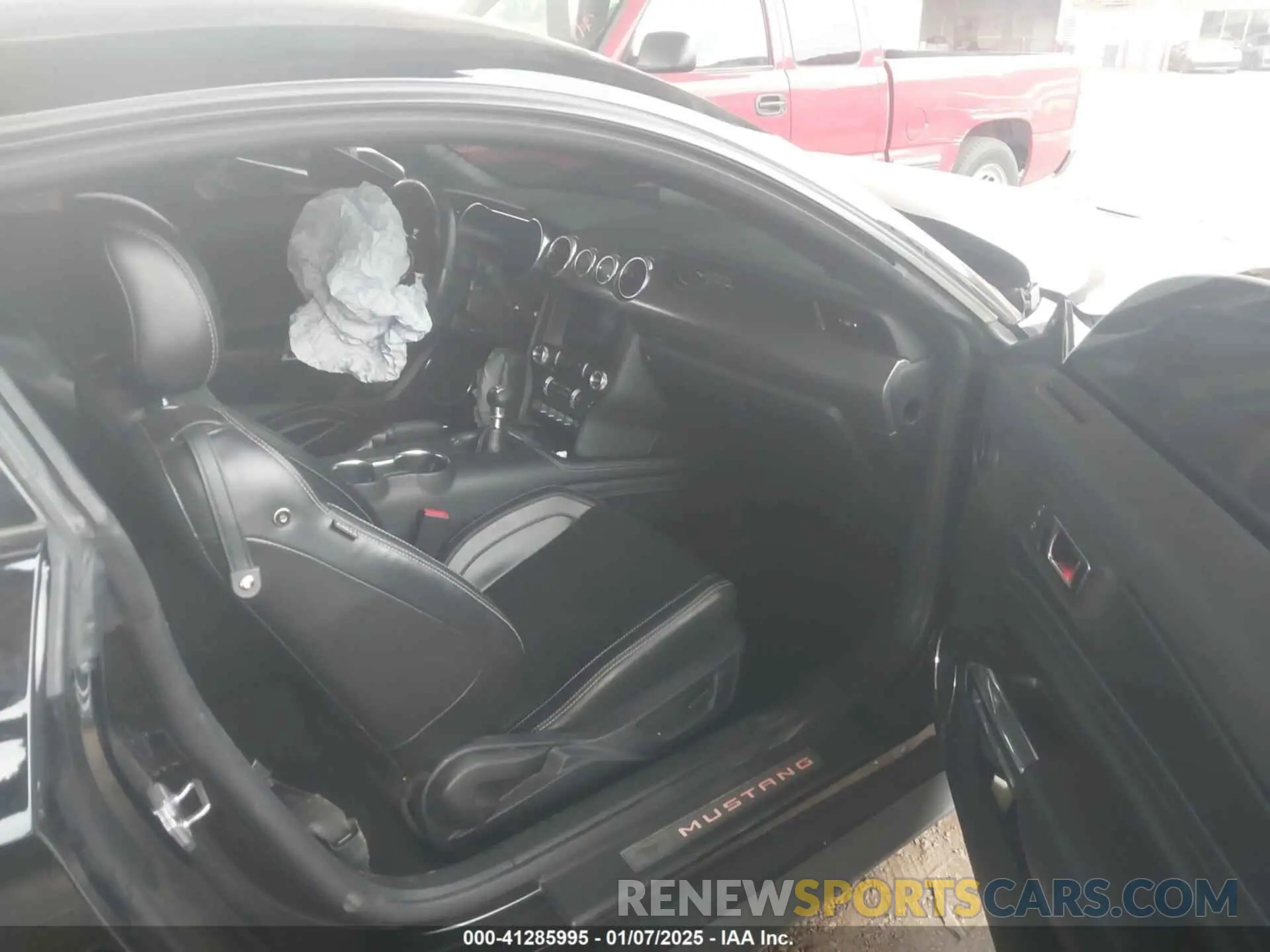 5 fotografías del automóvil dañado 1FA6P8CF8L5114975 FORD MUSTANG 2020