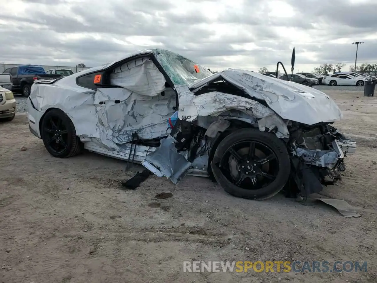 4 fotografías del automóvil dañado 1FA6P8CFXL5149632 FORD MUSTANG 2020