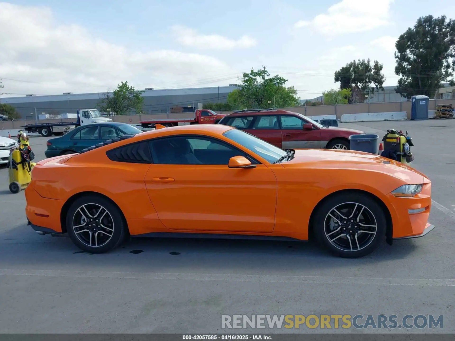 13 fotografías del automóvil dañado 1FA6P8TH9L5177150 FORD MUSTANG 2020