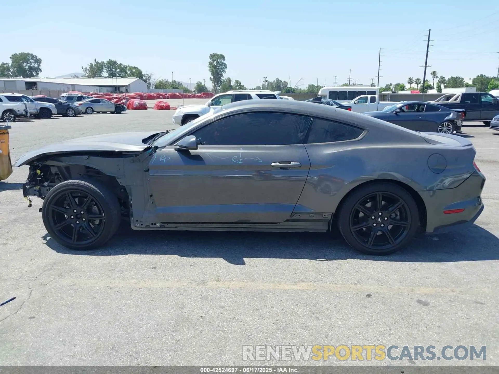 15 fotografías del automóvil dañado 1FA6P8THXL5163452 FORD MUSTANG 2020