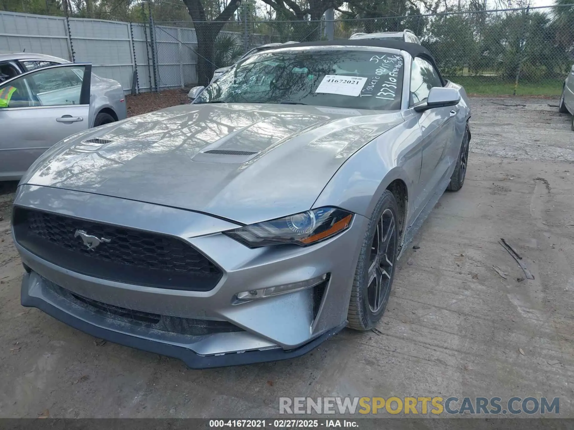 2 fotografías del automóvil dañado 1FATP8UH1L5137310 FORD MUSTANG 2020