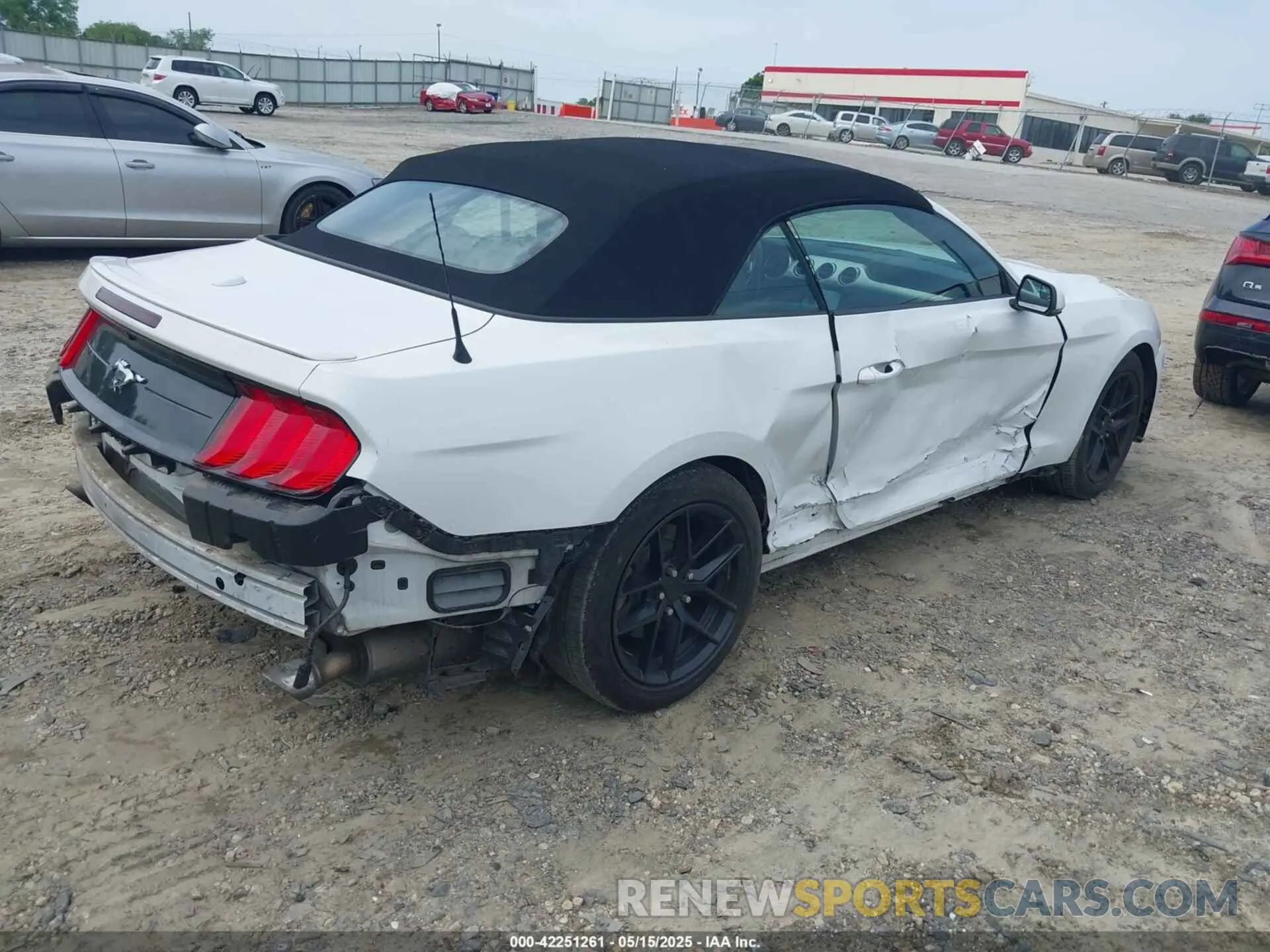 4 fotografías del automóvil dañado 1FATP8UH2L5119009 FORD MUSTANG 2020