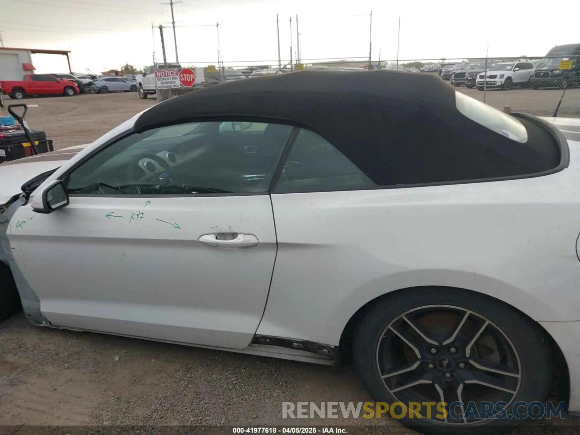 15 fotografías del automóvil dañado 1FATP8UH4L5120002 FORD MUSTANG 2020
