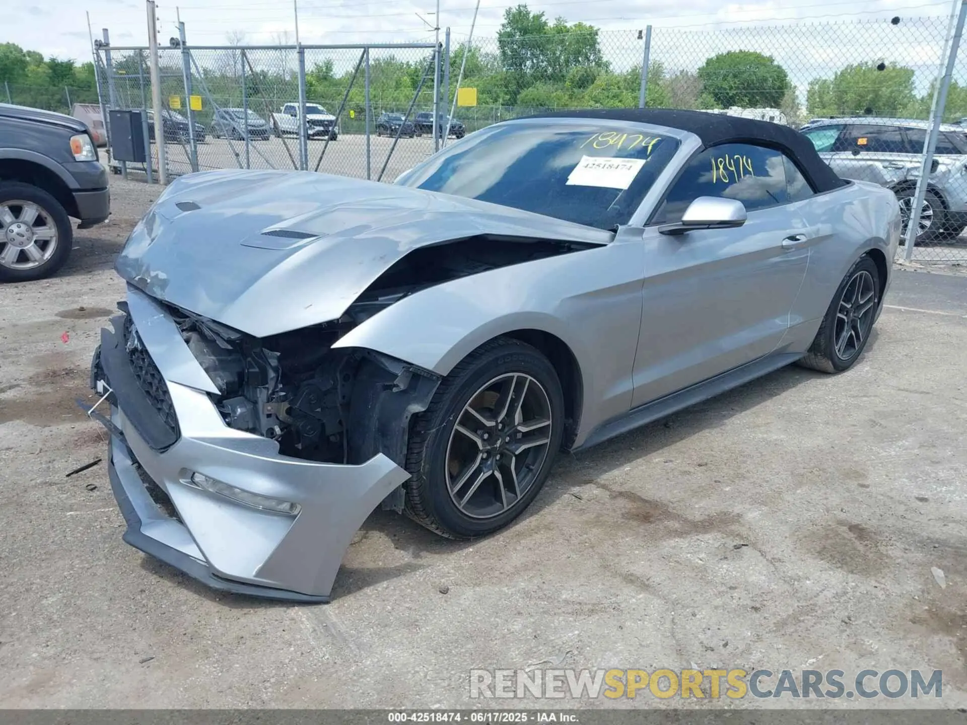 2 fotografías del automóvil dañado 1FATP8UH6L5106537 FORD MUSTANG 2020