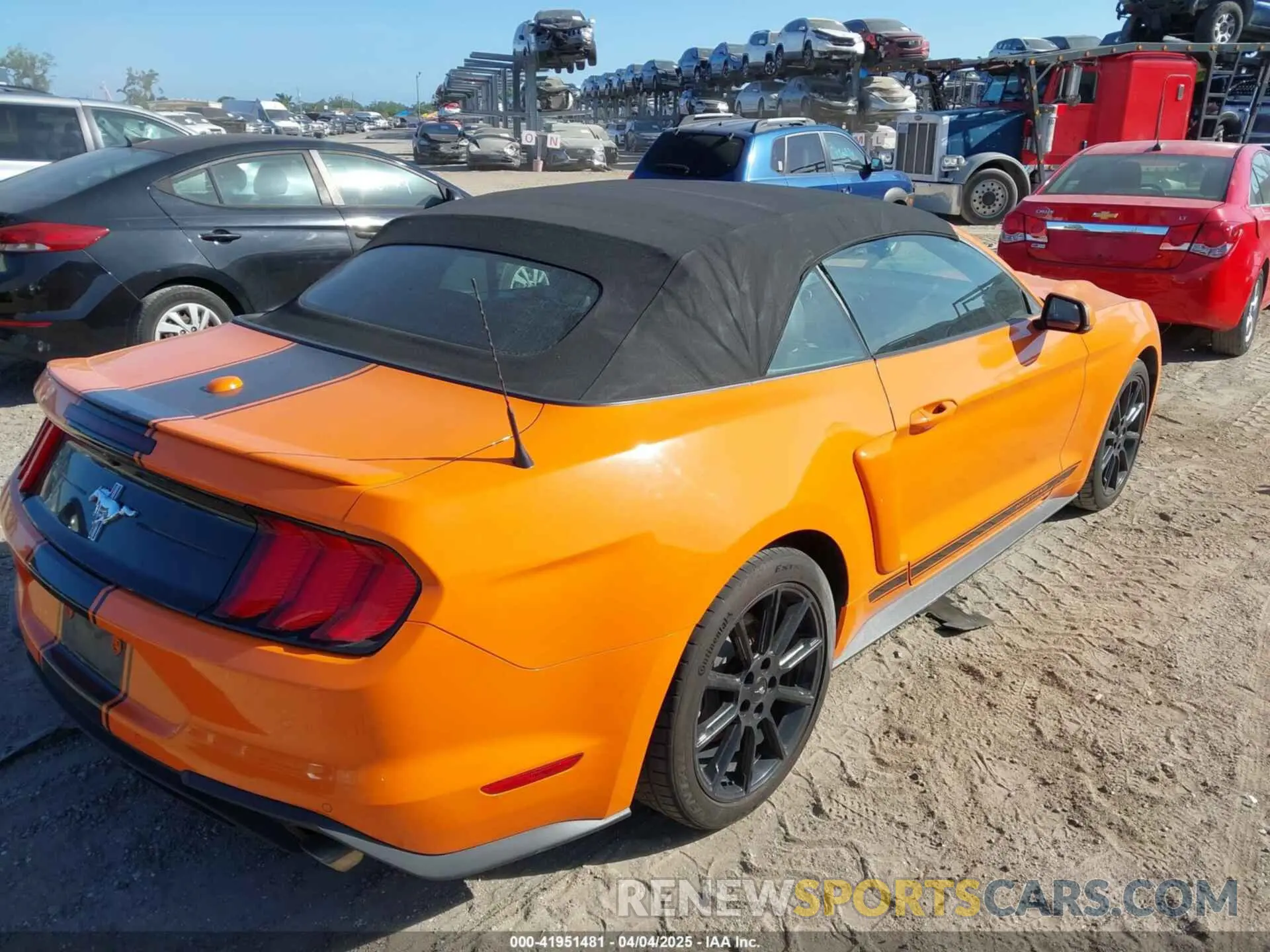 4 fotografías del automóvil dañado 1FATP8UH7L5138428 FORD MUSTANG 2020