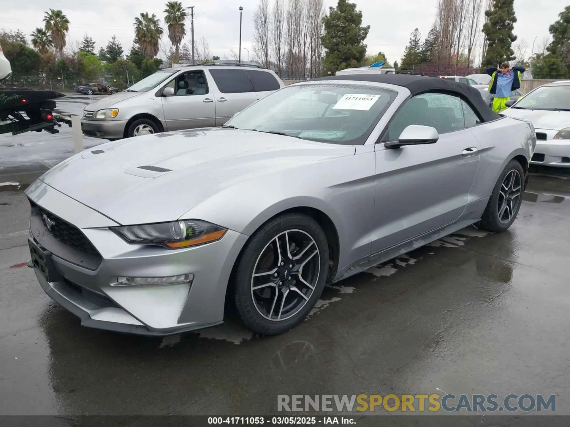 2 fotografías del automóvil dañado 1FATP8UH9L5131366 FORD MUSTANG 2020