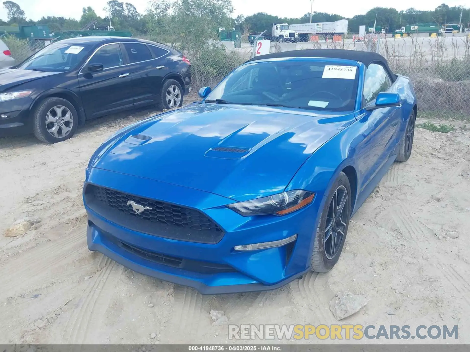 2 fotografías del automóvil dañado 1FATP8UH9L5134364 FORD MUSTANG 2020