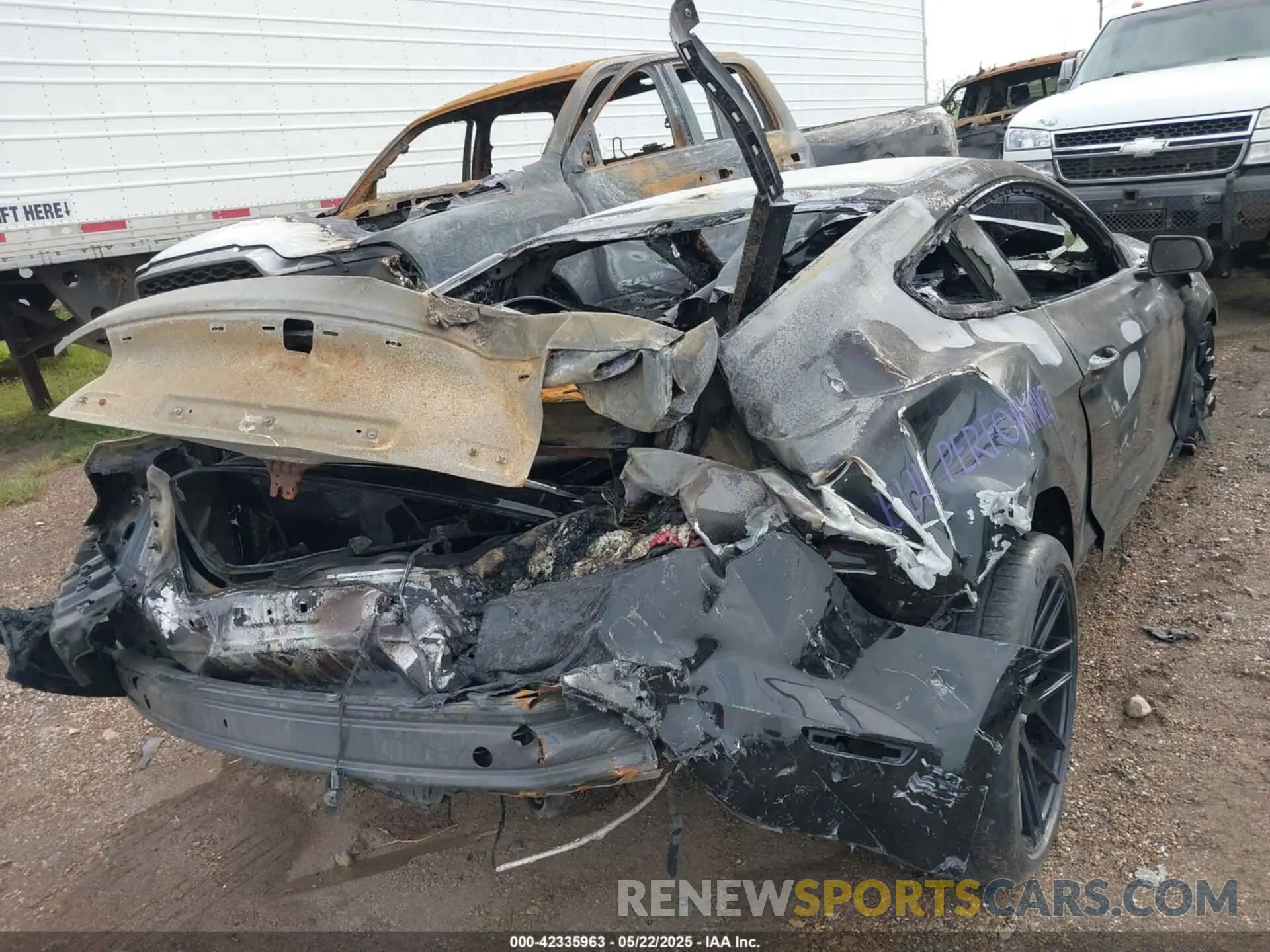 4 fotografías del automóvil dañado 1FA6P8CF0M5137281 FORD MUSTANG 2021