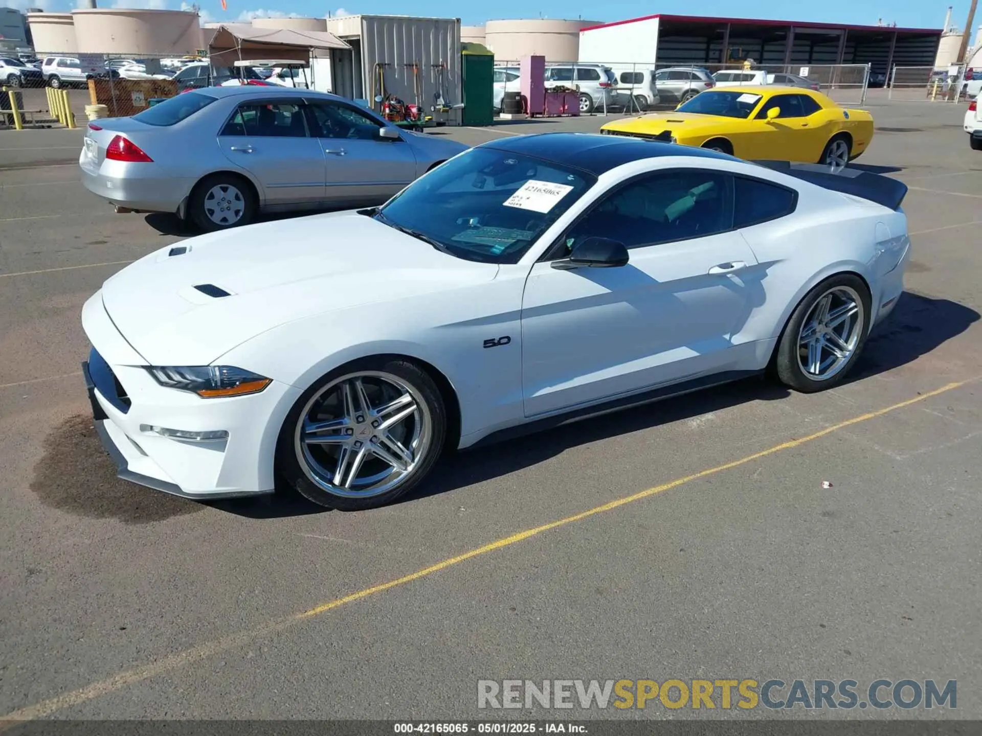 2 fotografías del automóvil dañado 1FA6P8CF5M5142279 FORD MUSTANG 2021