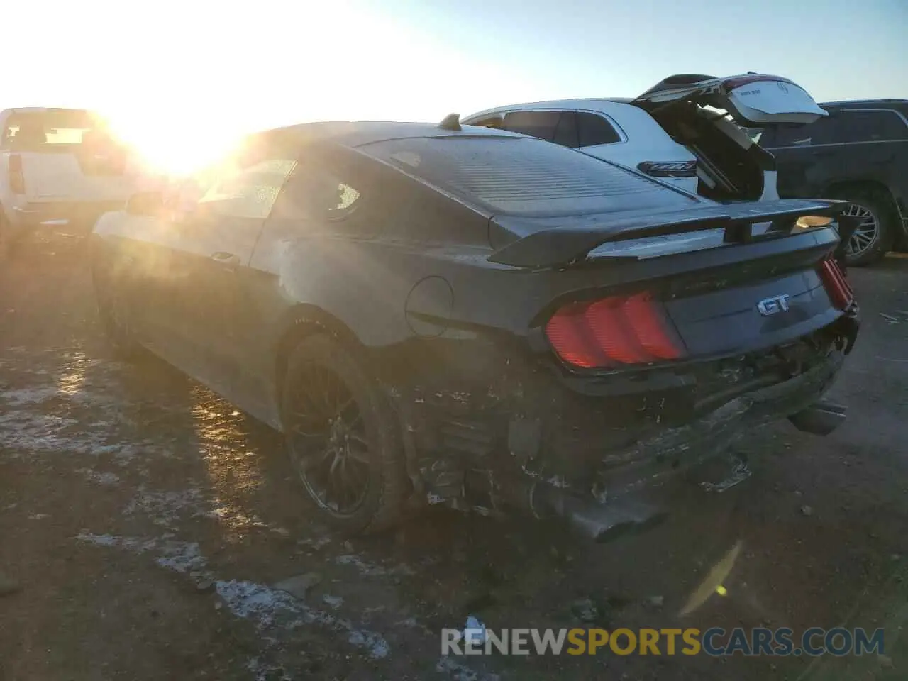 2 fotografías del automóvil dañado 1FA6P8CF8M5120339 FORD MUSTANG 2021