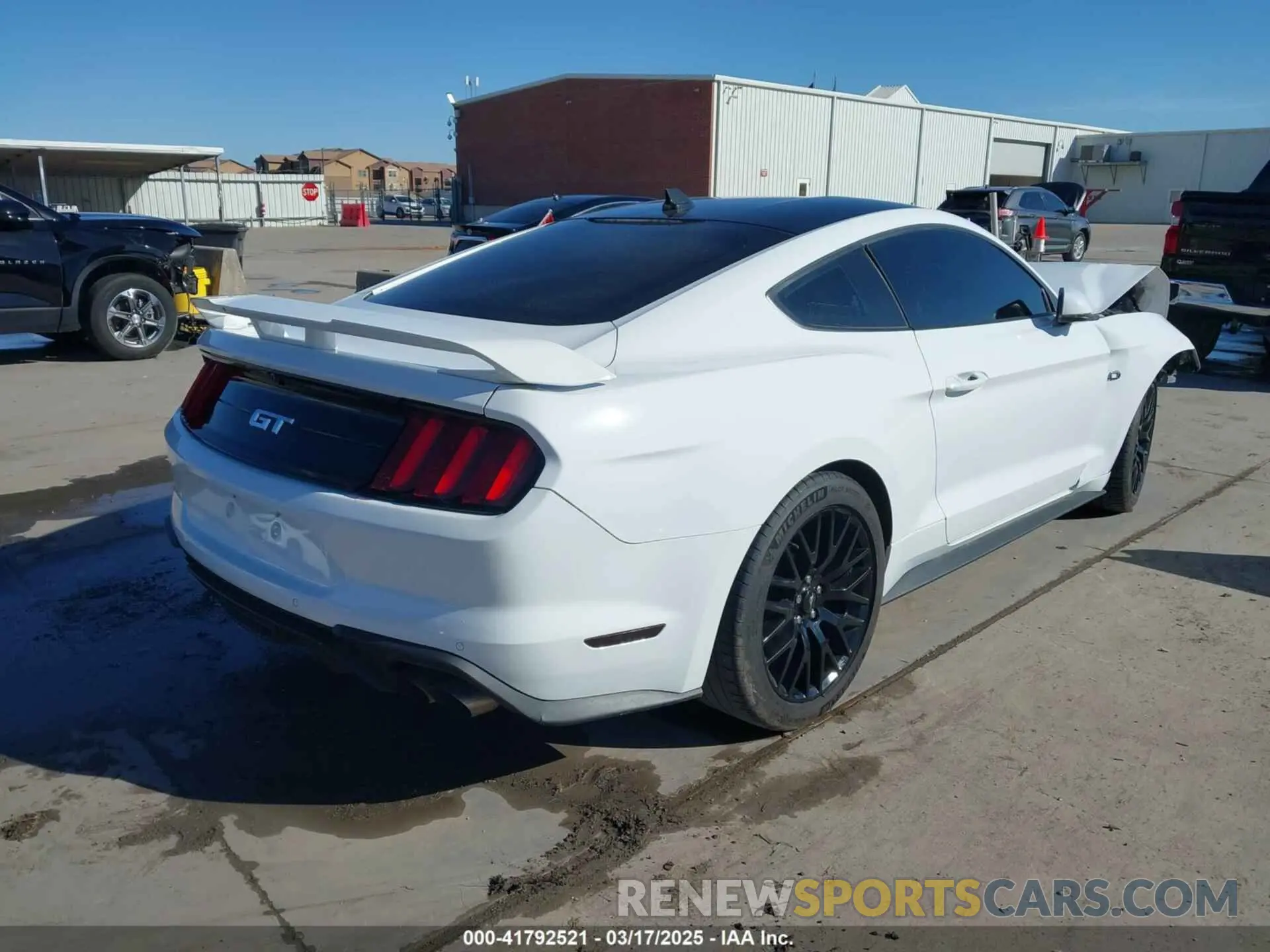 4 fotografías del automóvil dañado 1FA6P8CF1N5121673 FORD MUSTANG 2022