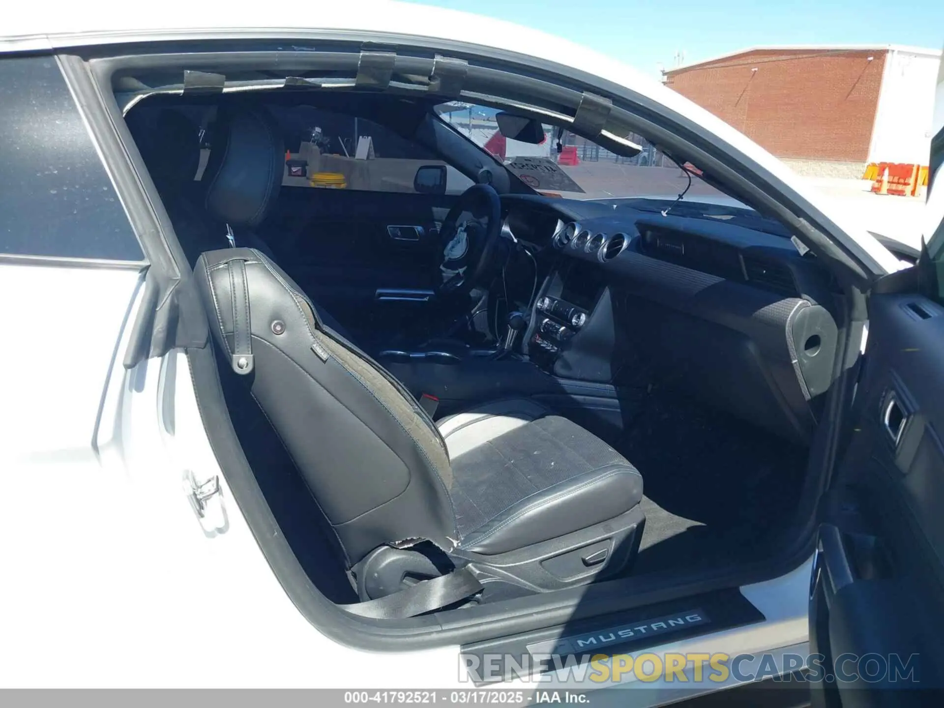 5 fotografías del automóvil dañado 1FA6P8CF1N5121673 FORD MUSTANG 2022