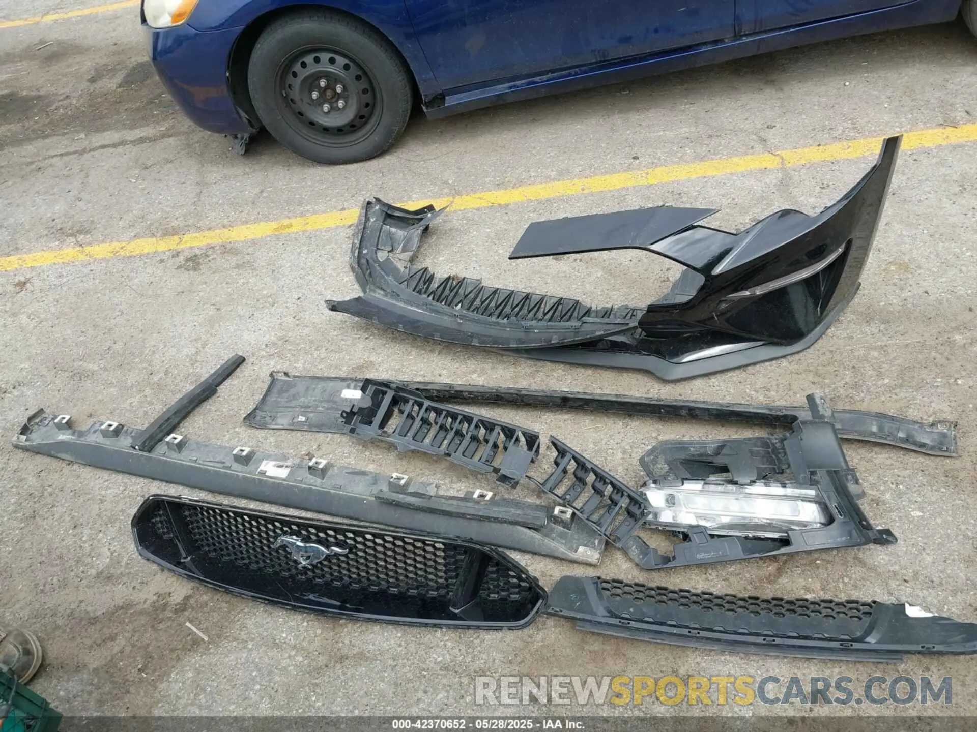 11 fotografías del automóvil dañado 1FA6P8CF5N5145653 FORD MUSTANG 2022