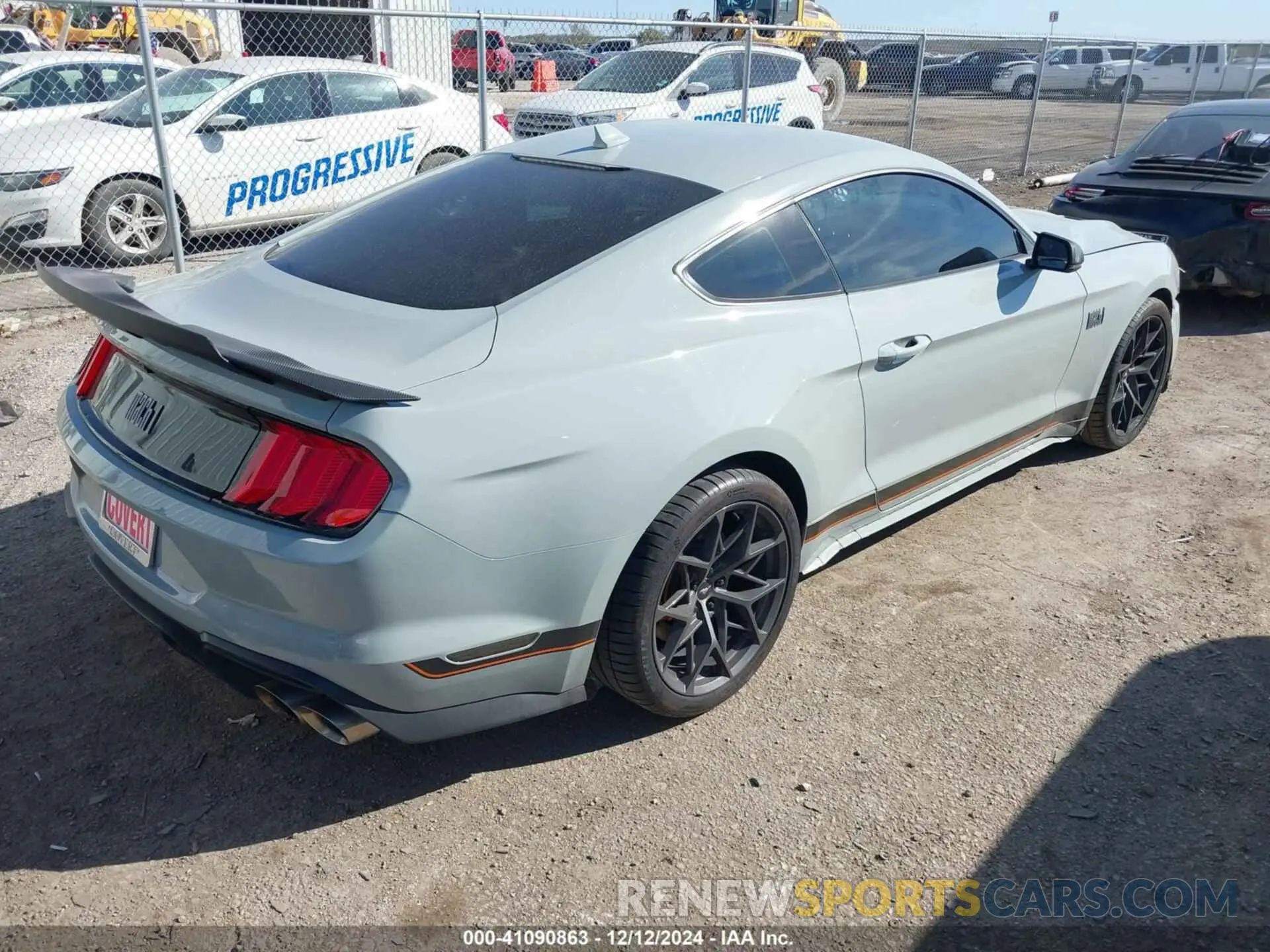 4 fotografías del automóvil dañado 1FA6P8R04N5551085 FORD MUSTANG 2022