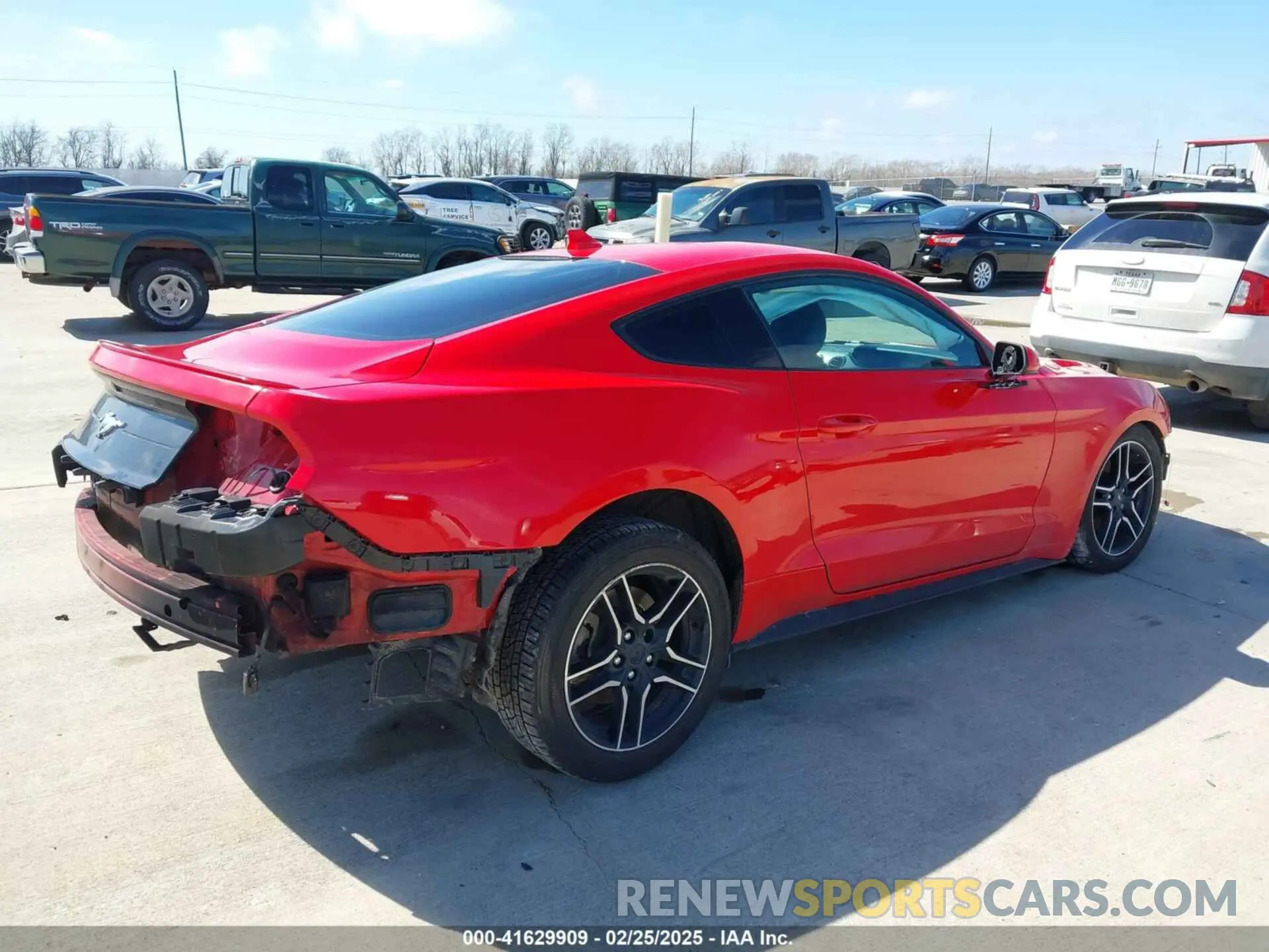 4 fotografías del automóvil dañado 1FA6P8TH1N5101036 FORD MUSTANG 2022