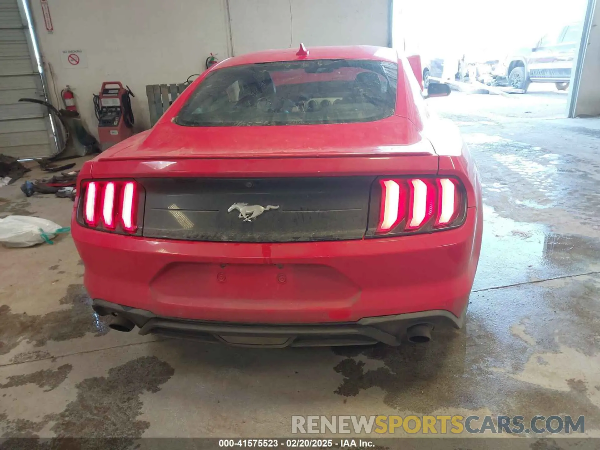 17 fotografías del automóvil dañado 1FA6P8TH1N5101991 FORD MUSTANG 2022