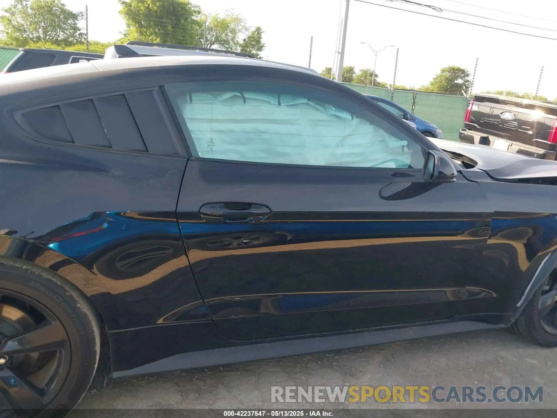 13 fotografías del automóvil dañado 1FA6P8TH3N5122423 FORD MUSTANG 2022