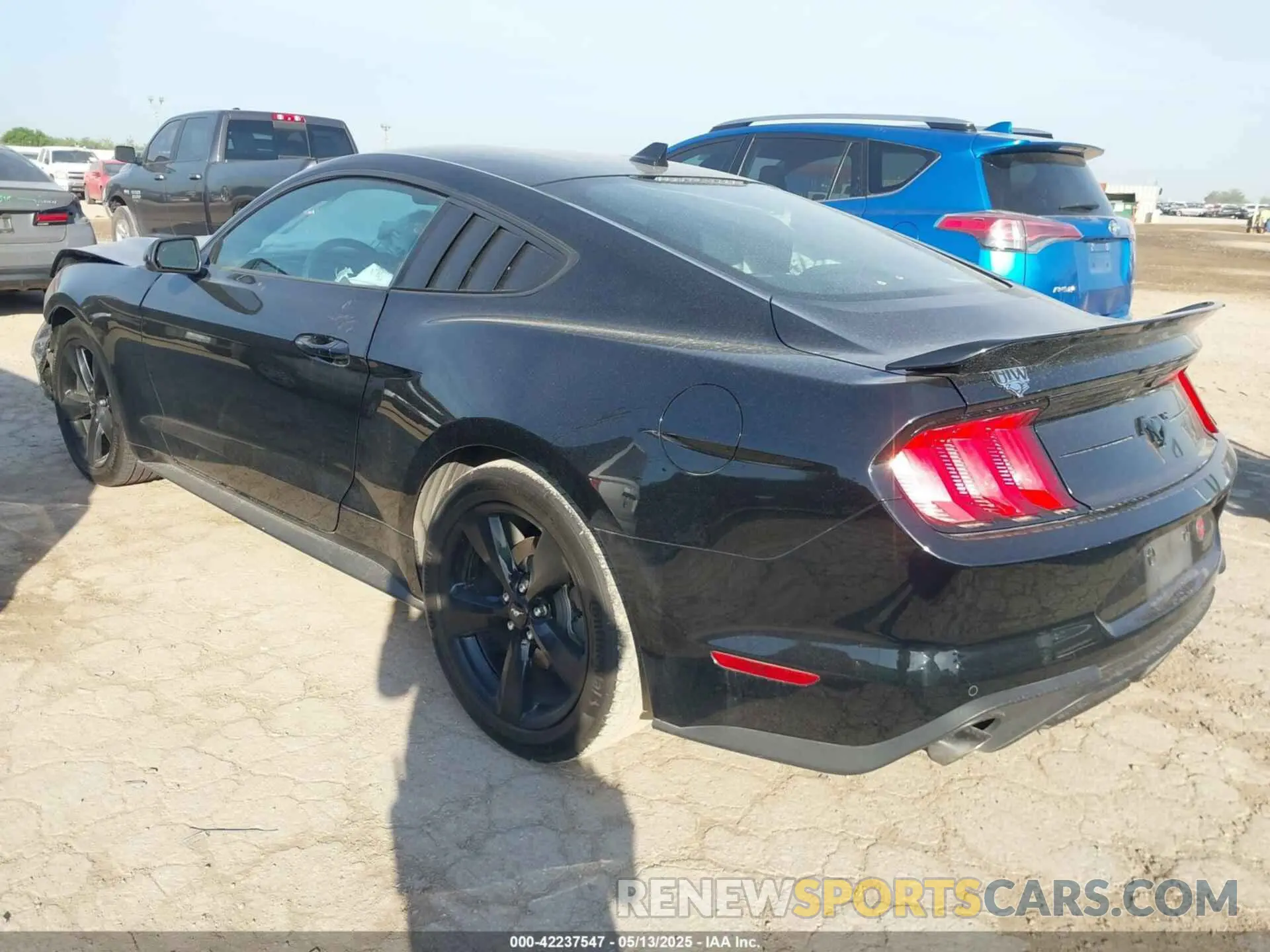 3 fotografías del automóvil dañado 1FA6P8TH3N5122423 FORD MUSTANG 2022