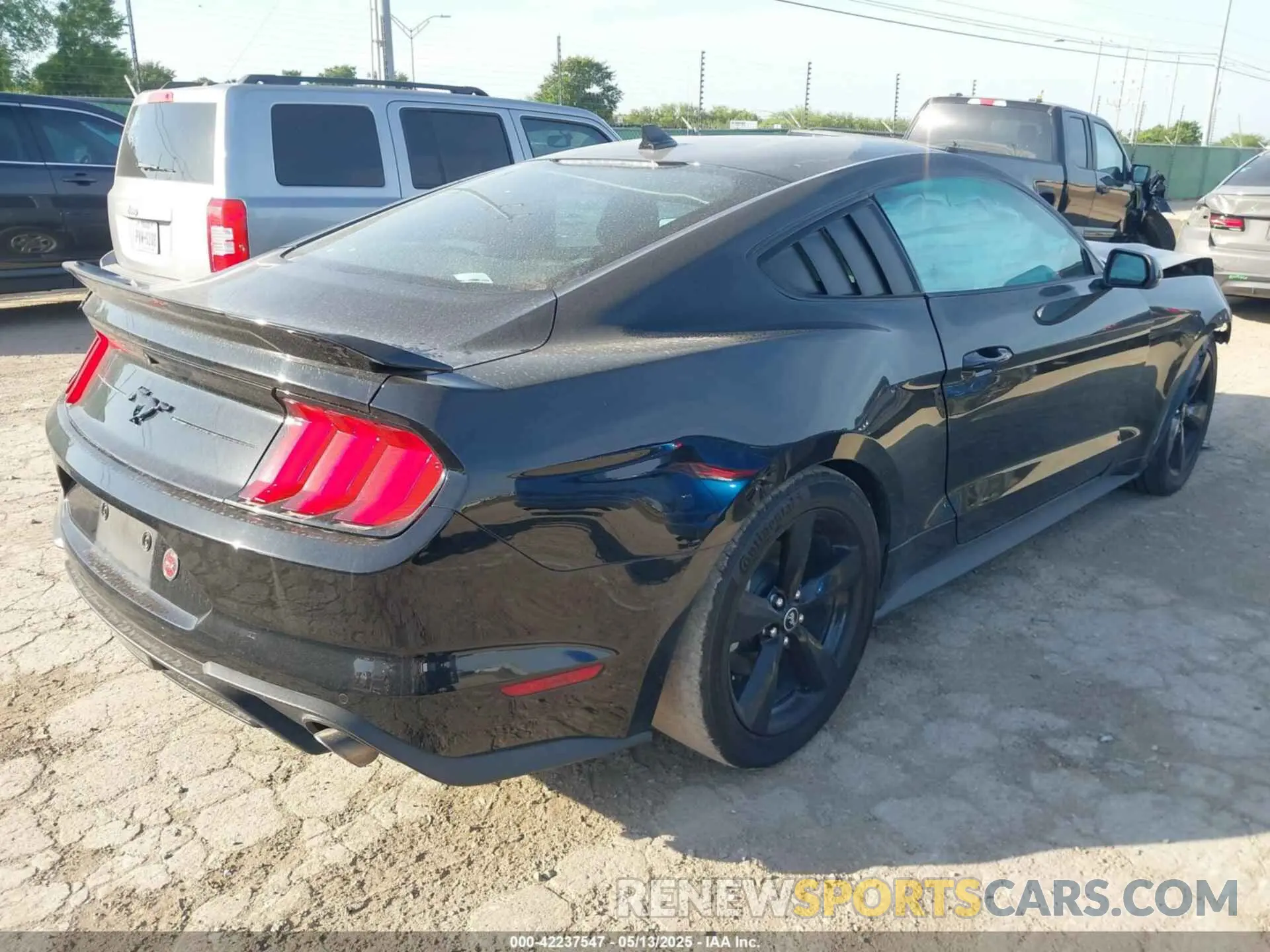4 fotografías del automóvil dañado 1FA6P8TH3N5122423 FORD MUSTANG 2022