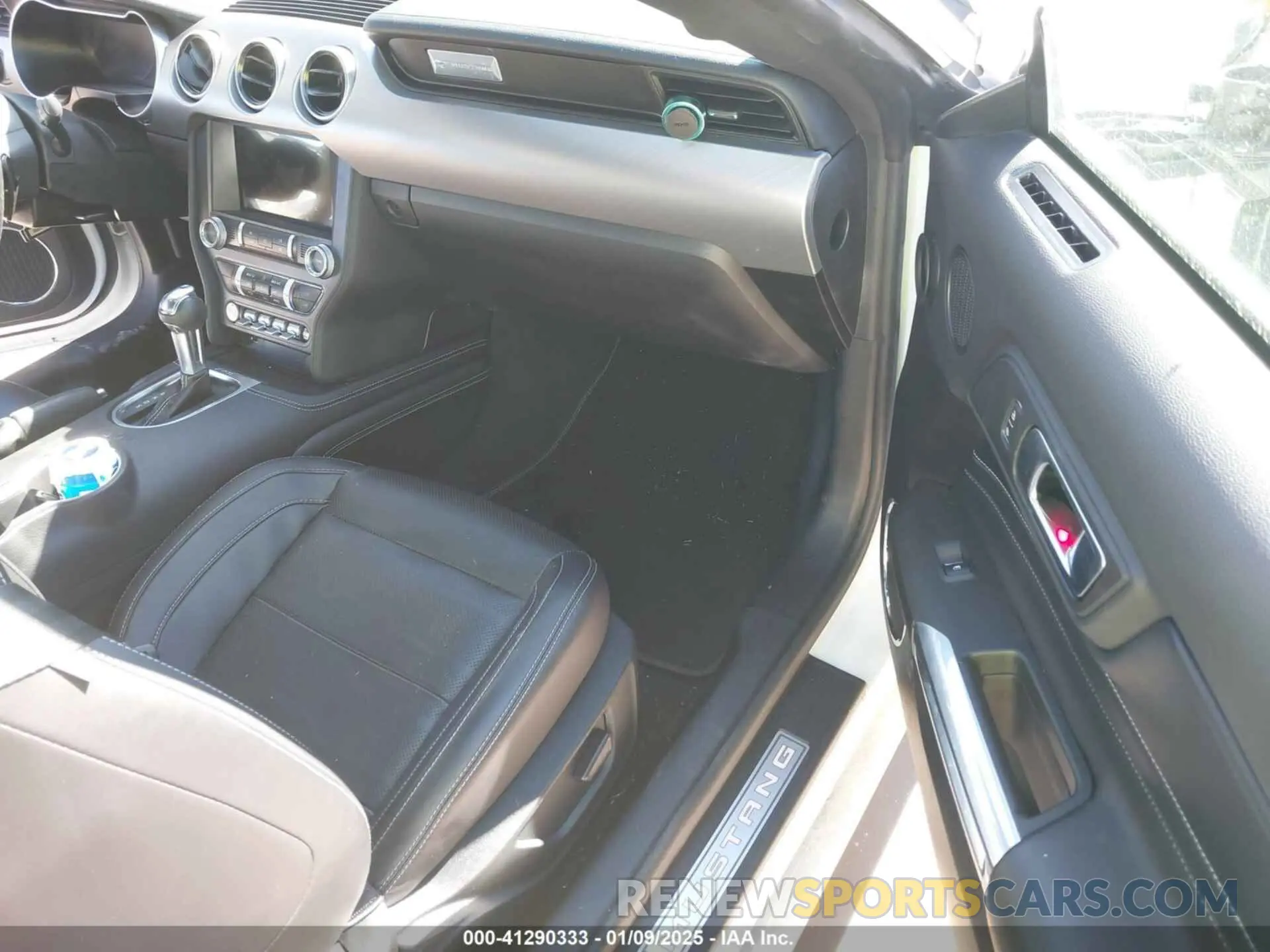 5 fotografías del automóvil dañado 1FA6P8TH5N5139871 FORD MUSTANG 2022