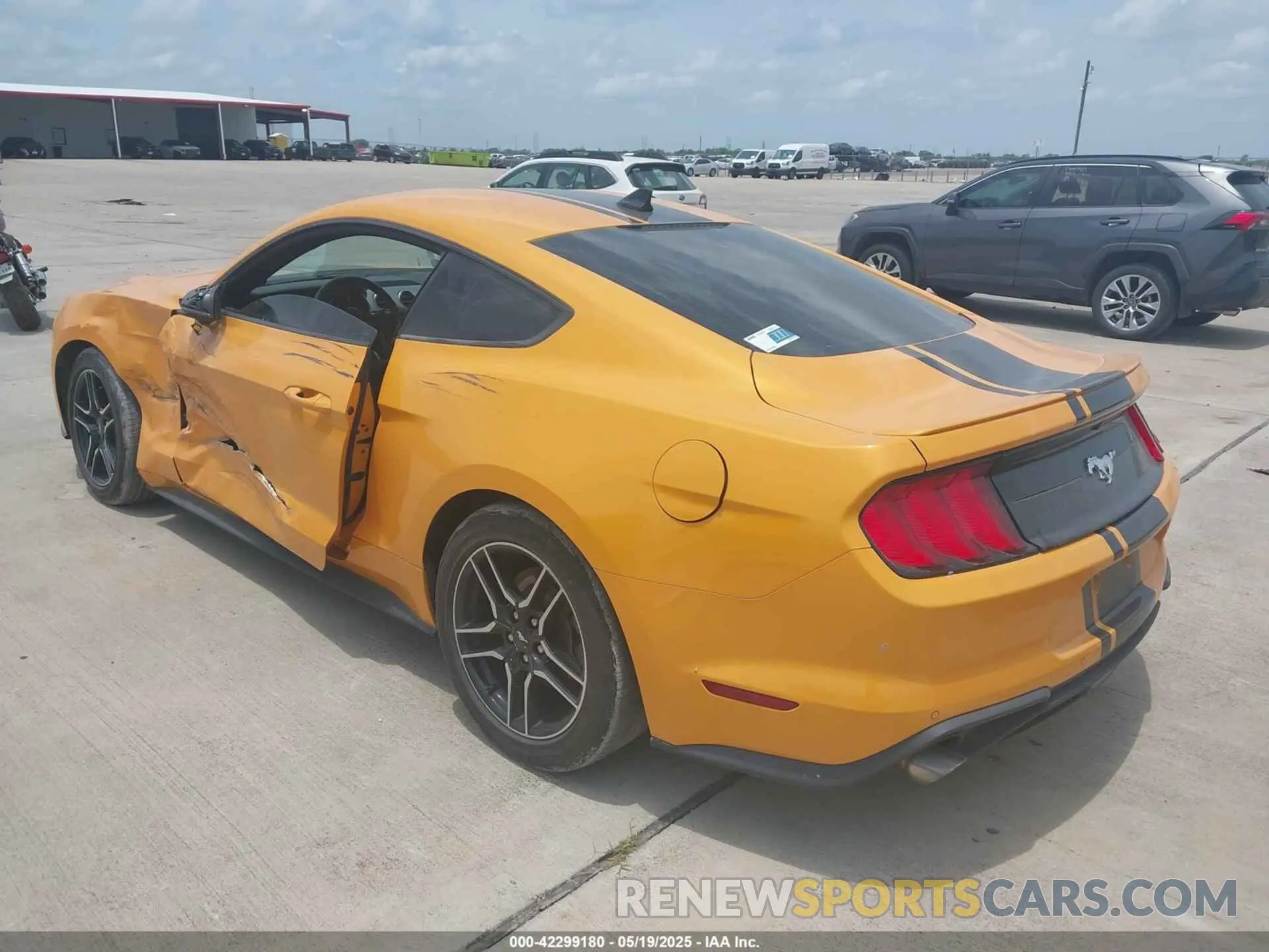 3 fotografías del automóvil dañado 1FA6P8TH9N5136861 FORD MUSTANG 2022