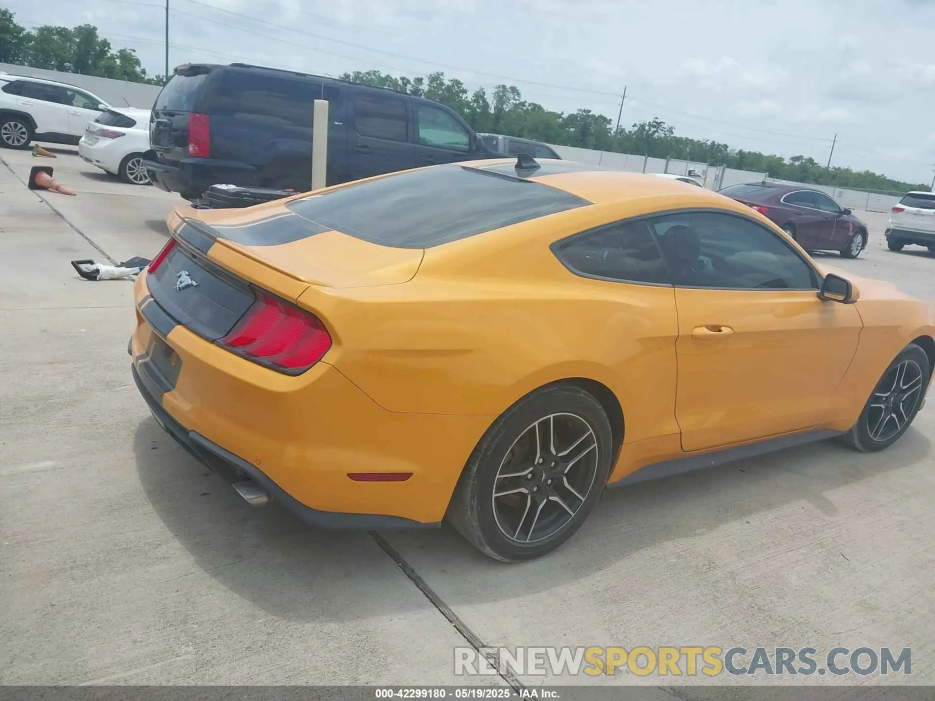 4 fotografías del automóvil dañado 1FA6P8TH9N5136861 FORD MUSTANG 2022