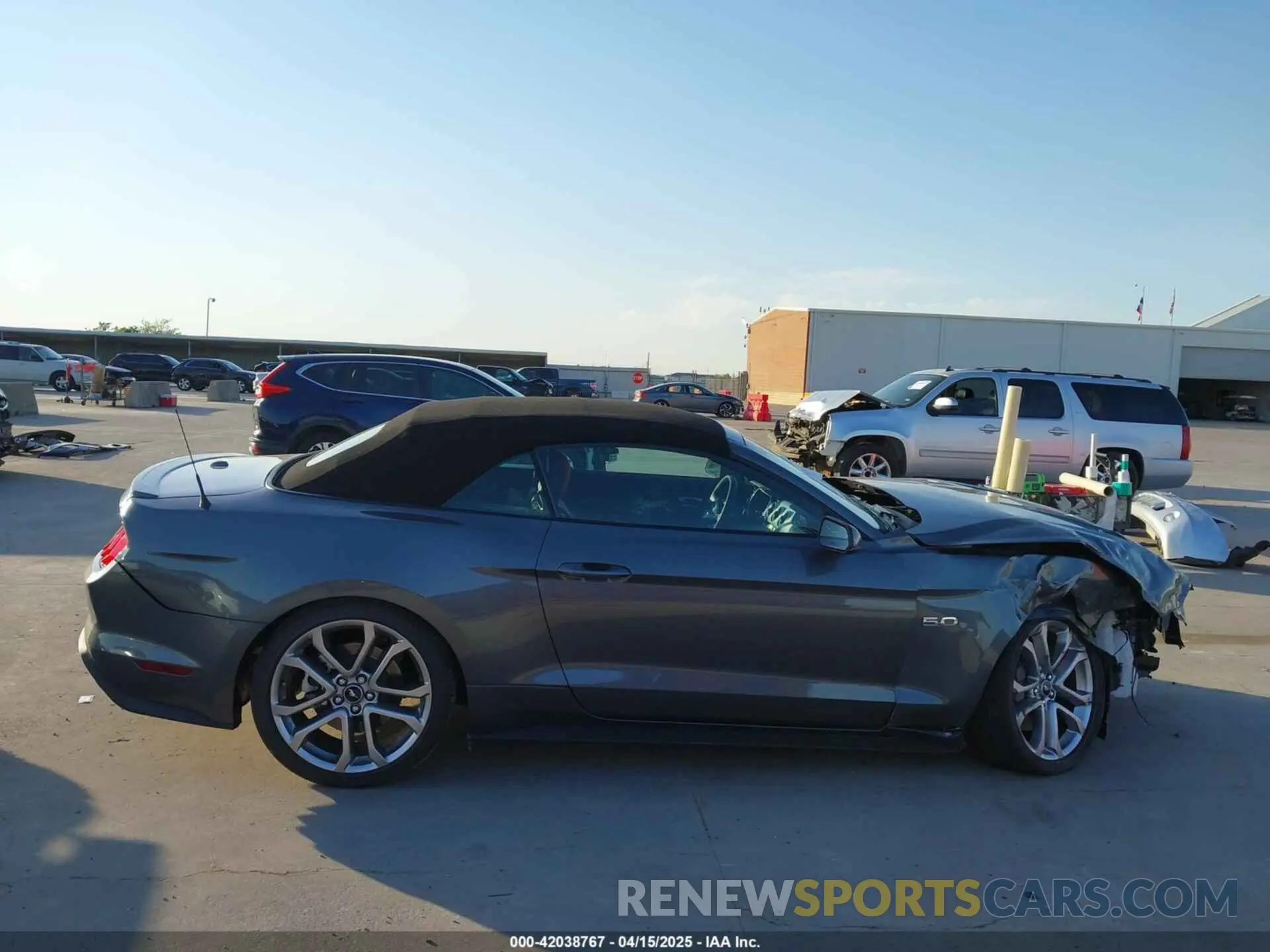 14 fotografías del automóvil dañado 1FATP8FF1N5136186 FORD MUSTANG 2022
