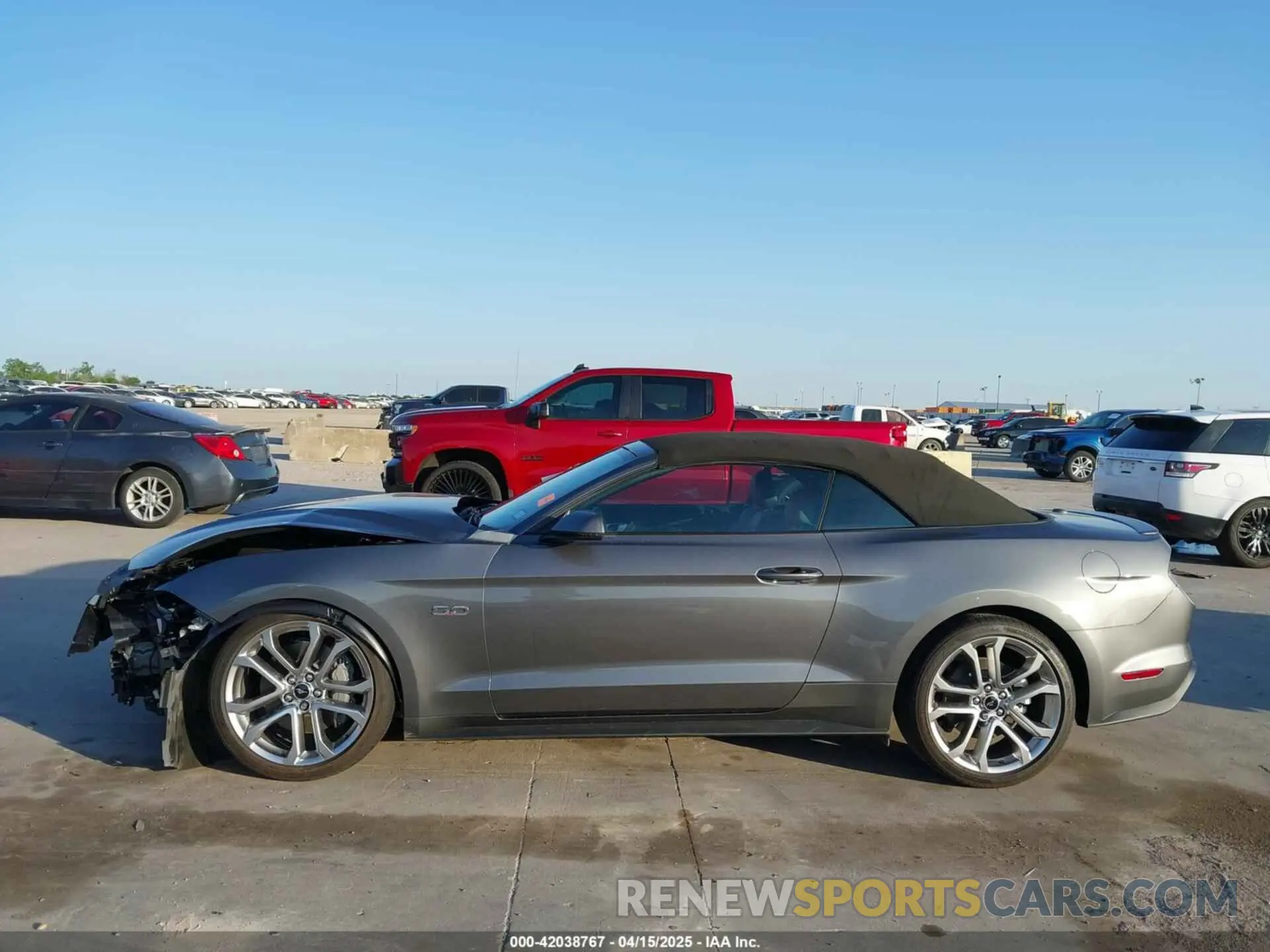 15 fotografías del automóvil dañado 1FATP8FF1N5136186 FORD MUSTANG 2022
