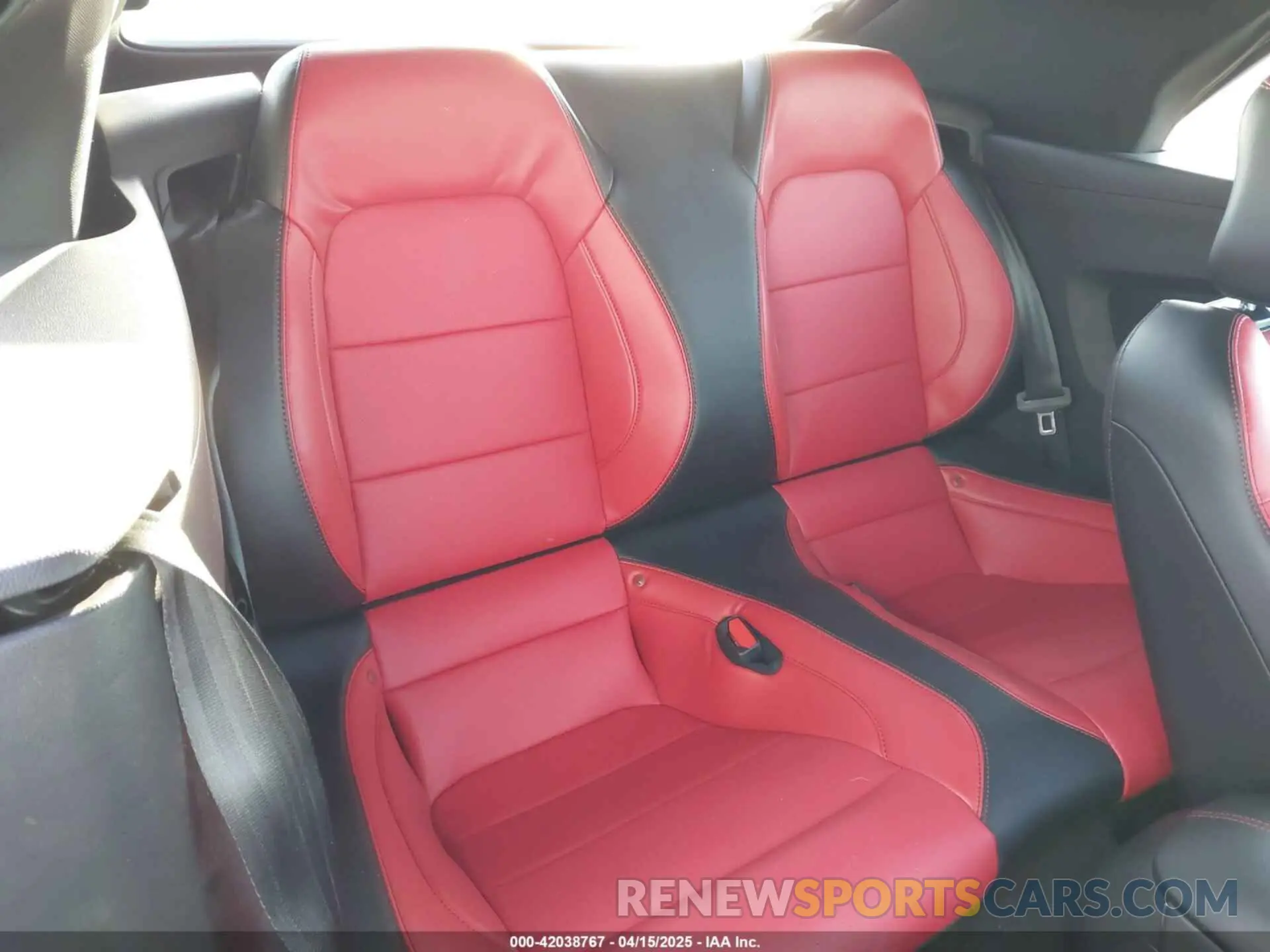 8 fotografías del automóvil dañado 1FATP8FF1N5136186 FORD MUSTANG 2022