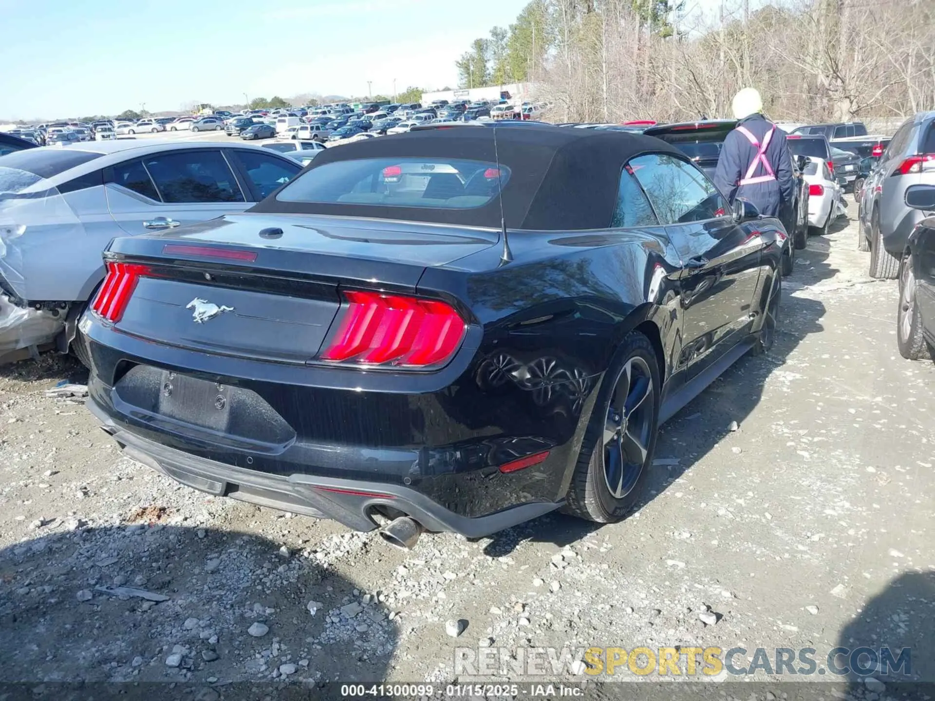 4 fotografías del automóvil dañado 1FATP8UH3N5132239 FORD MUSTANG 2022