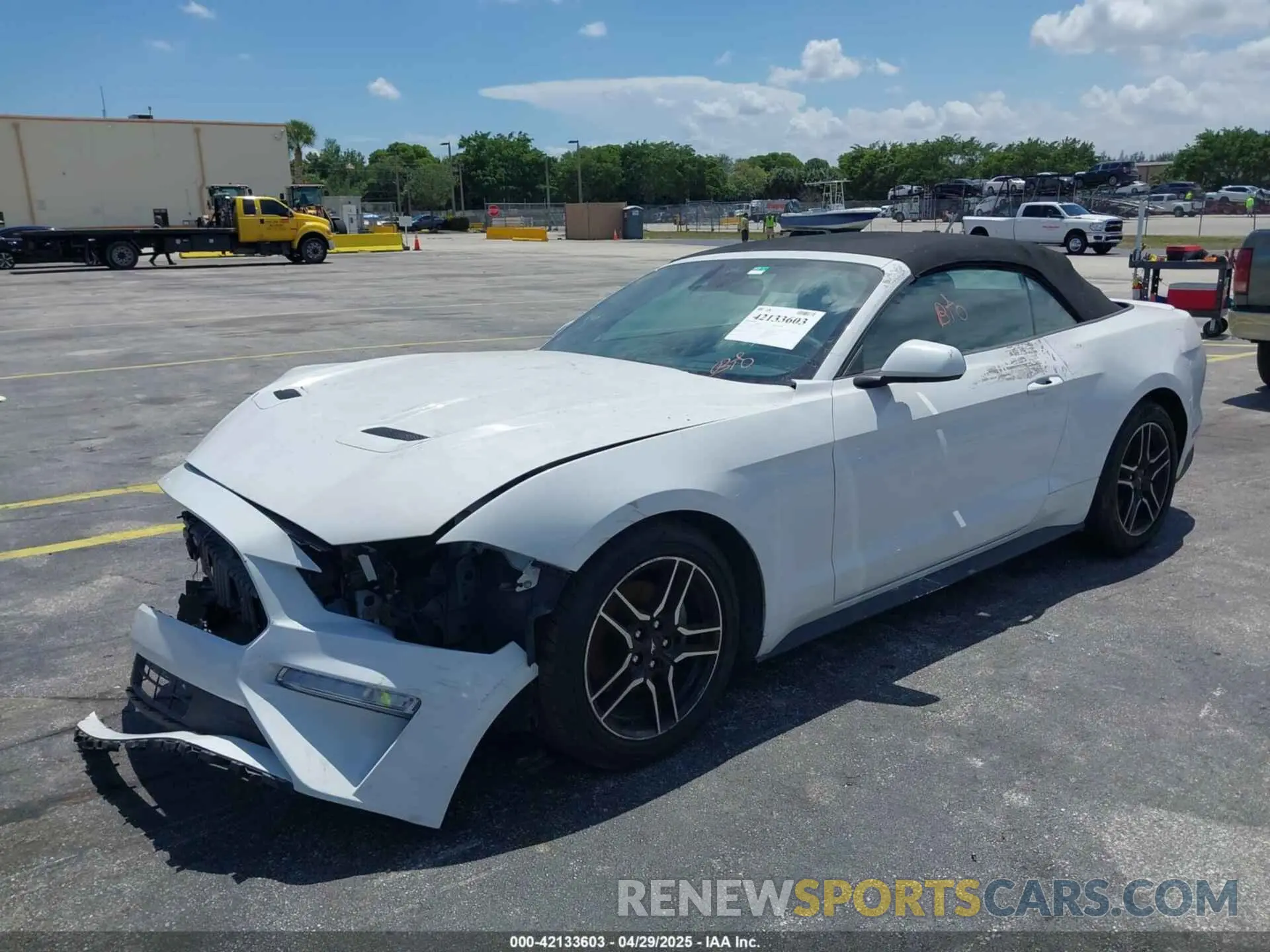 2 fotografías del automóvil dañado 1FATP8UH6N5106301 FORD MUSTANG 2022