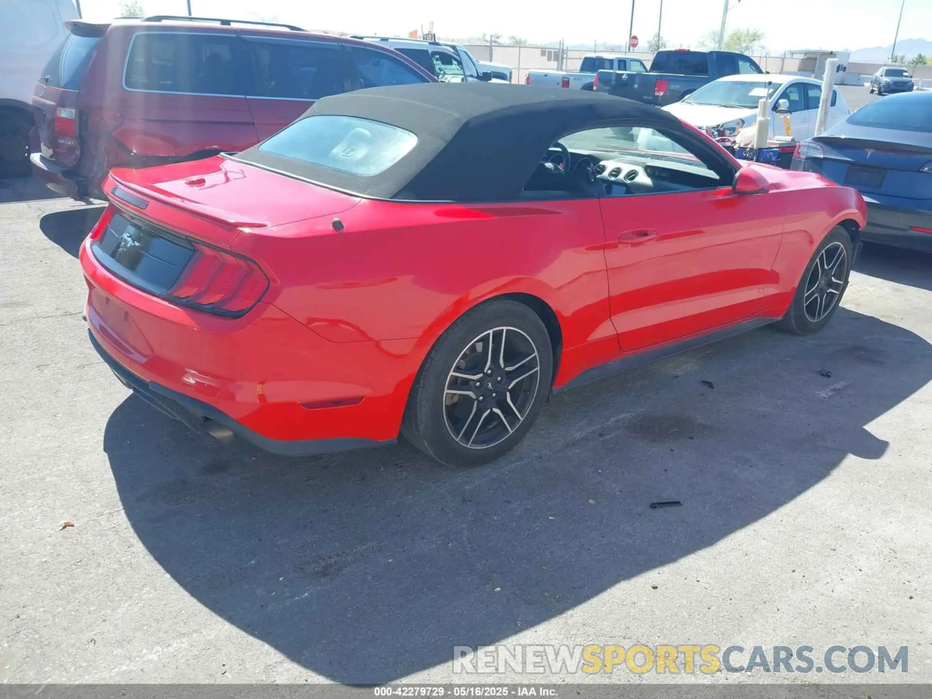 4 fotografías del automóvil dañado 1FATP8UHXN5119035 FORD MUSTANG 2022