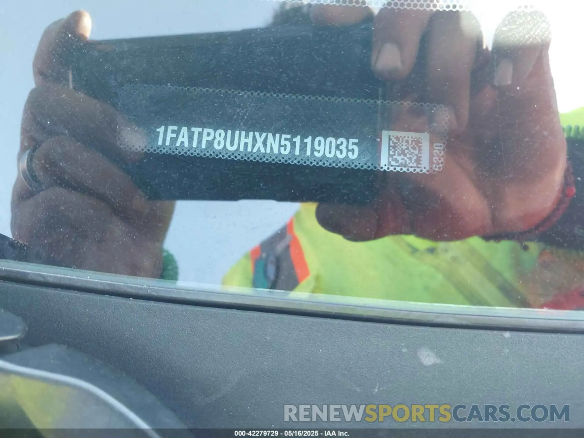 9 fotografías del automóvil dañado 1FATP8UHXN5119035 FORD MUSTANG 2022