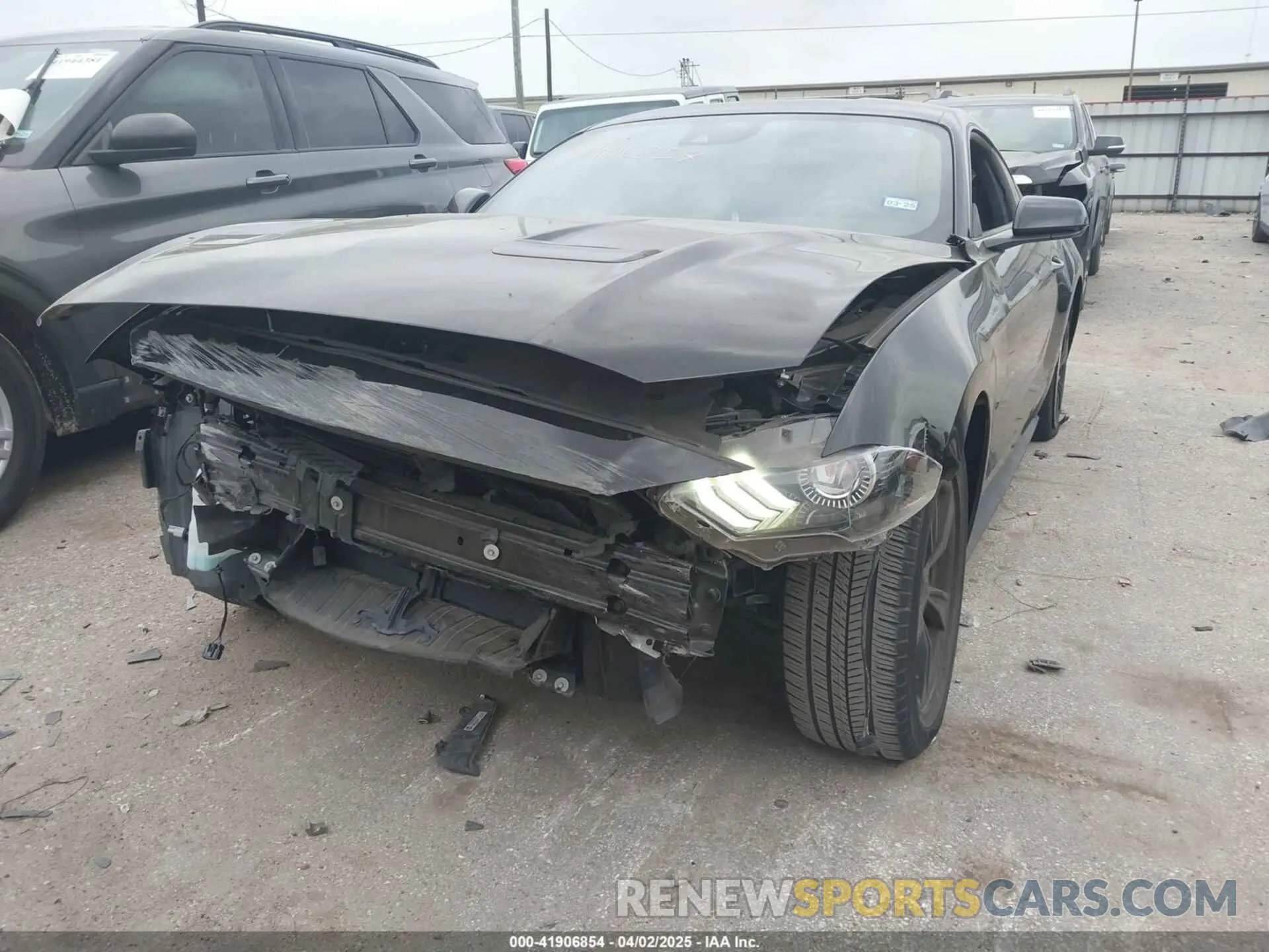2 fotografías del automóvil dañado 1FA6P8TH9P5101126 FORD MUSTANG 2023