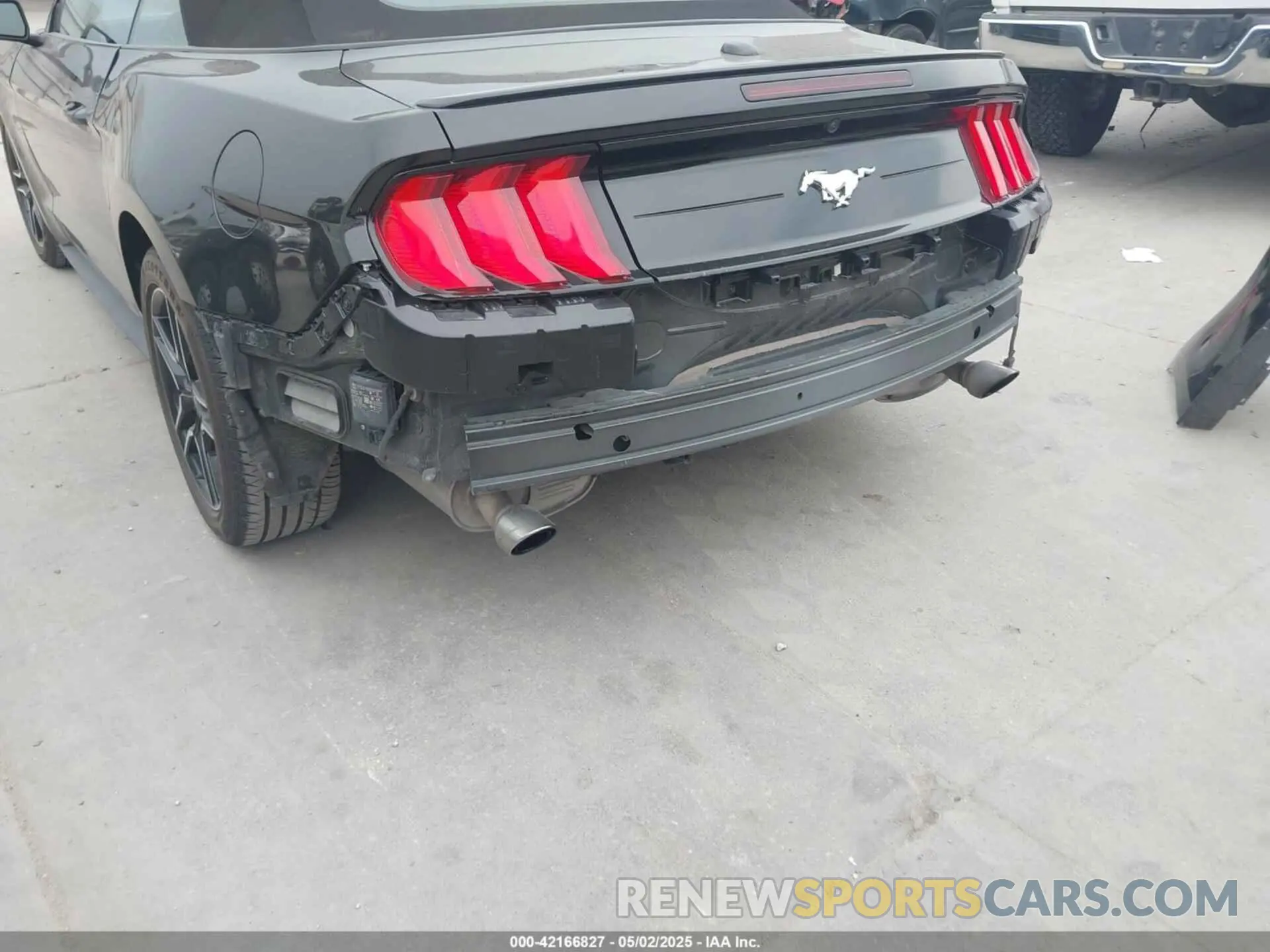 19 fotografías del automóvil dañado 1FATP8UH9P5103685 FORD MUSTANG 2023